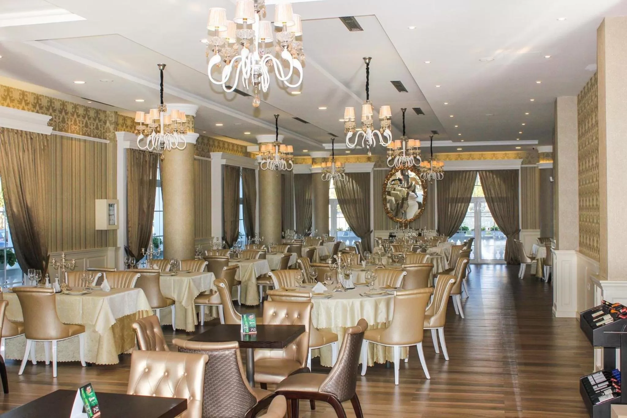 Restaurant/places to eat in The King Resort