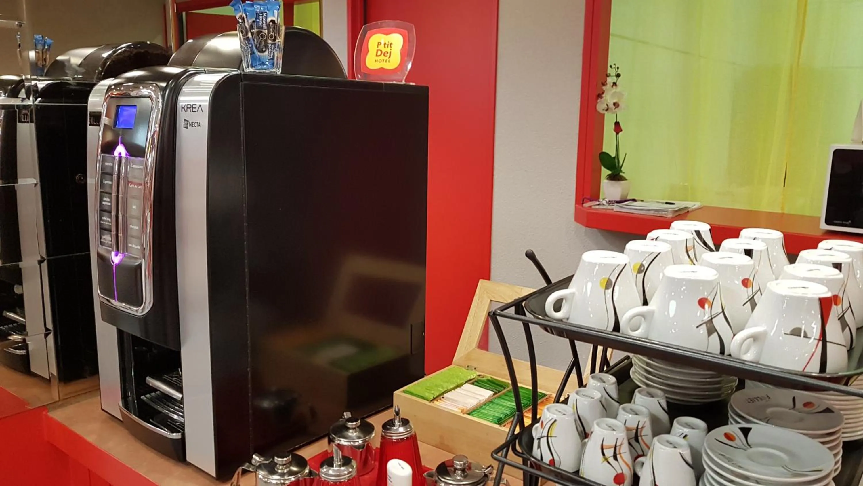 Food and drinks in The Originals Access, Hôtel les Iris, Berck-sur-Mer