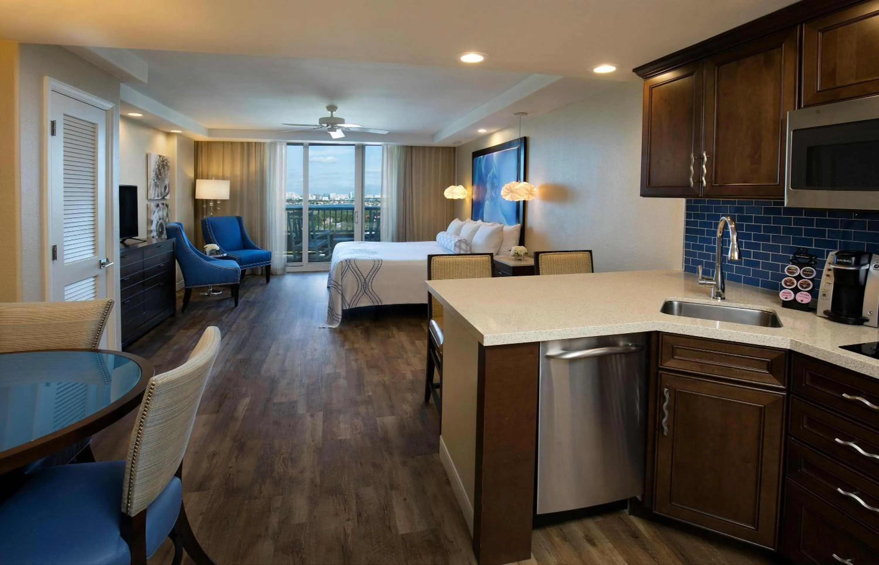 Photo of the whole room in Lido Beach Resort - Sarasota