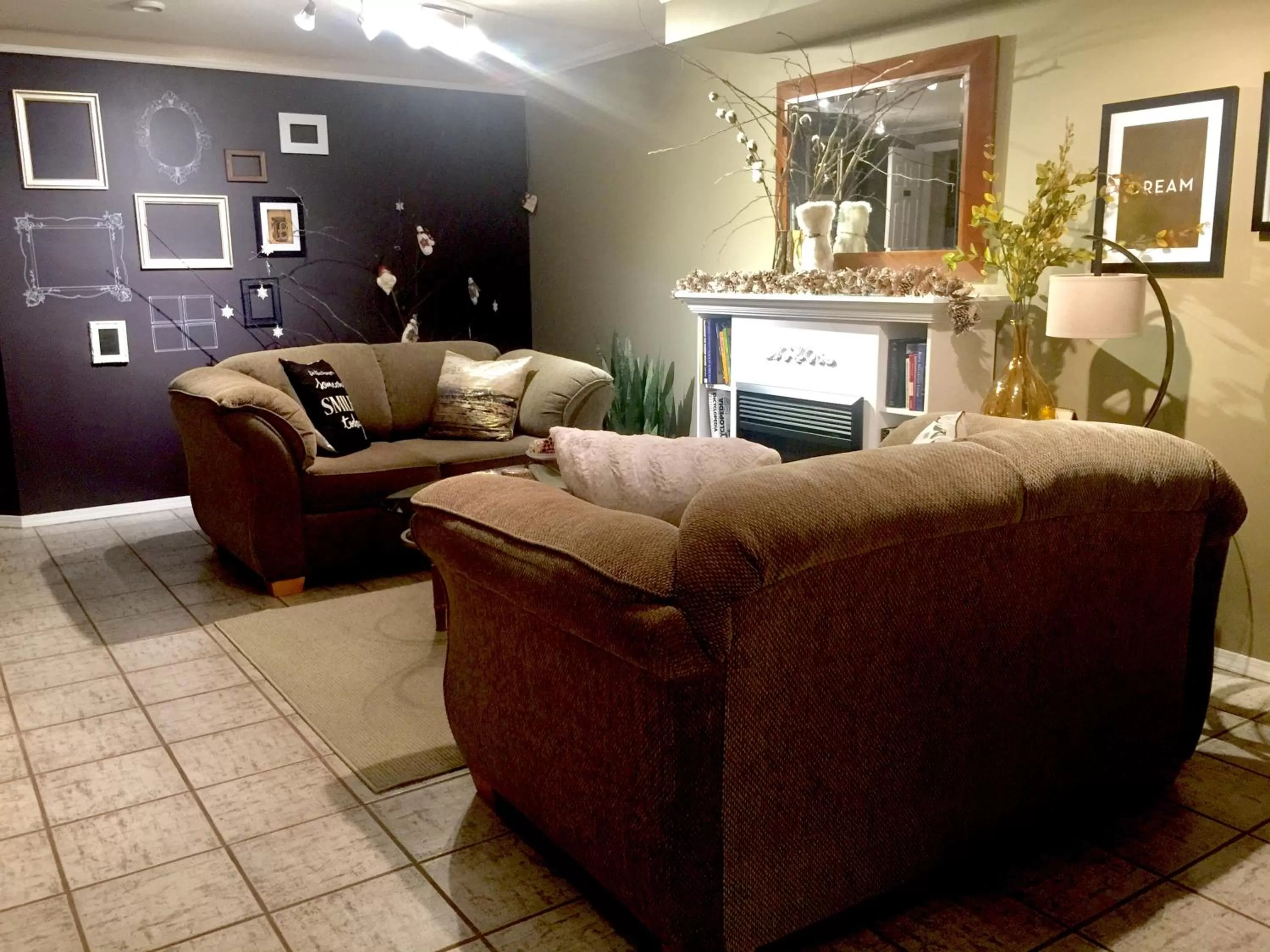 Communal lounge/ TV room in Evergreen Bed & Breakfast