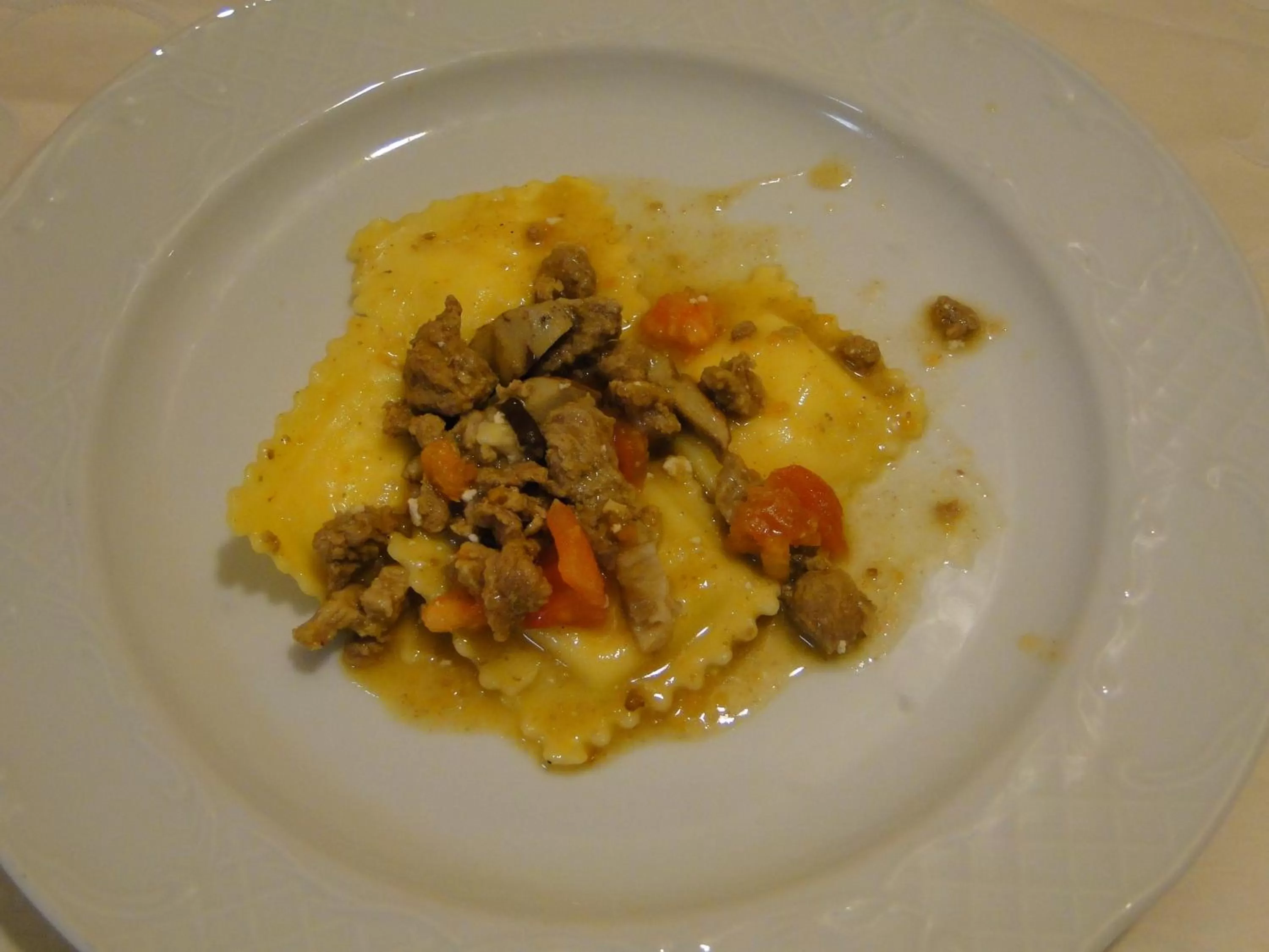 Restaurant/places to eat in Hotel Holiday