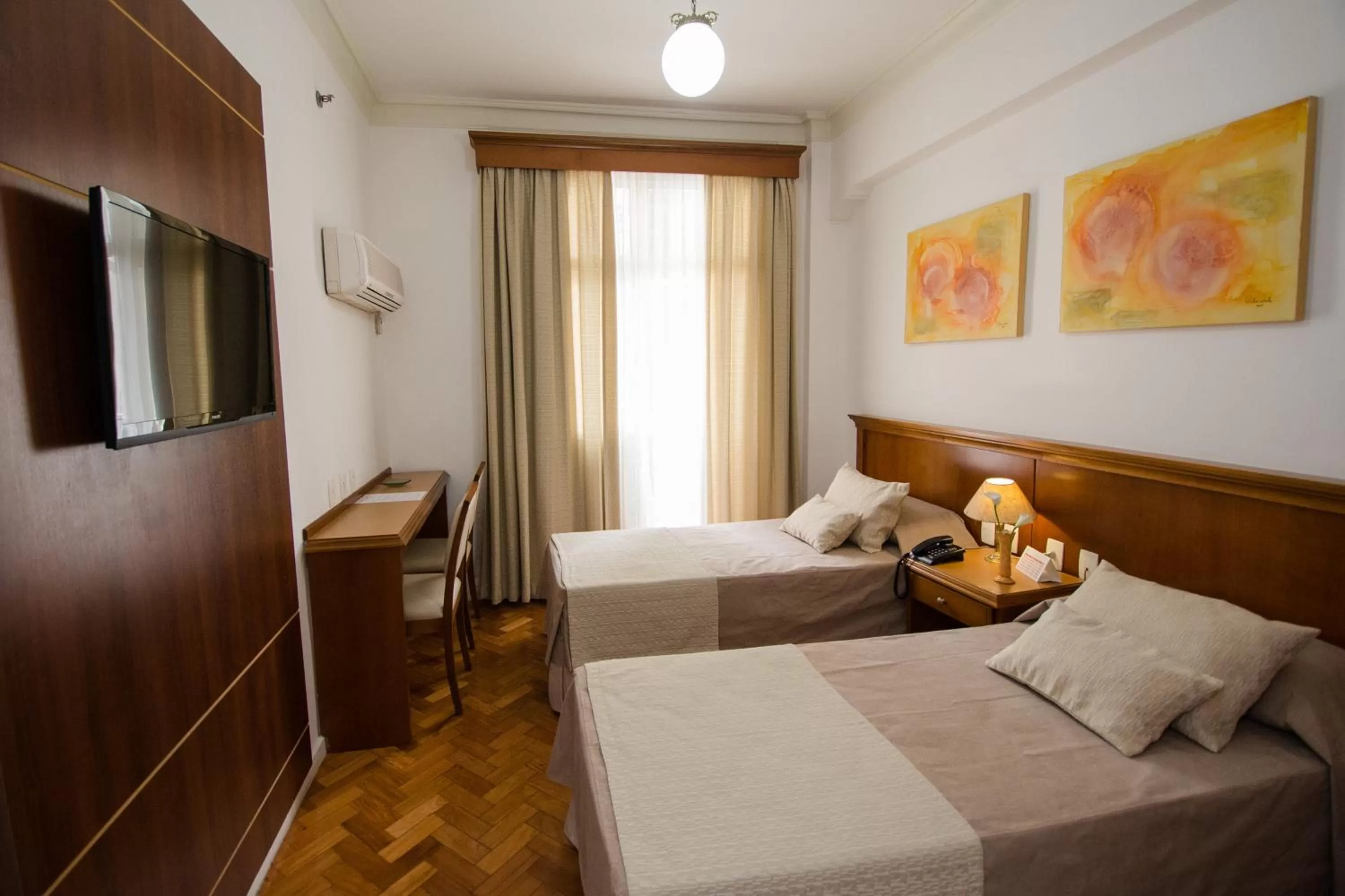 Bedroom, Bed in Hotel OK