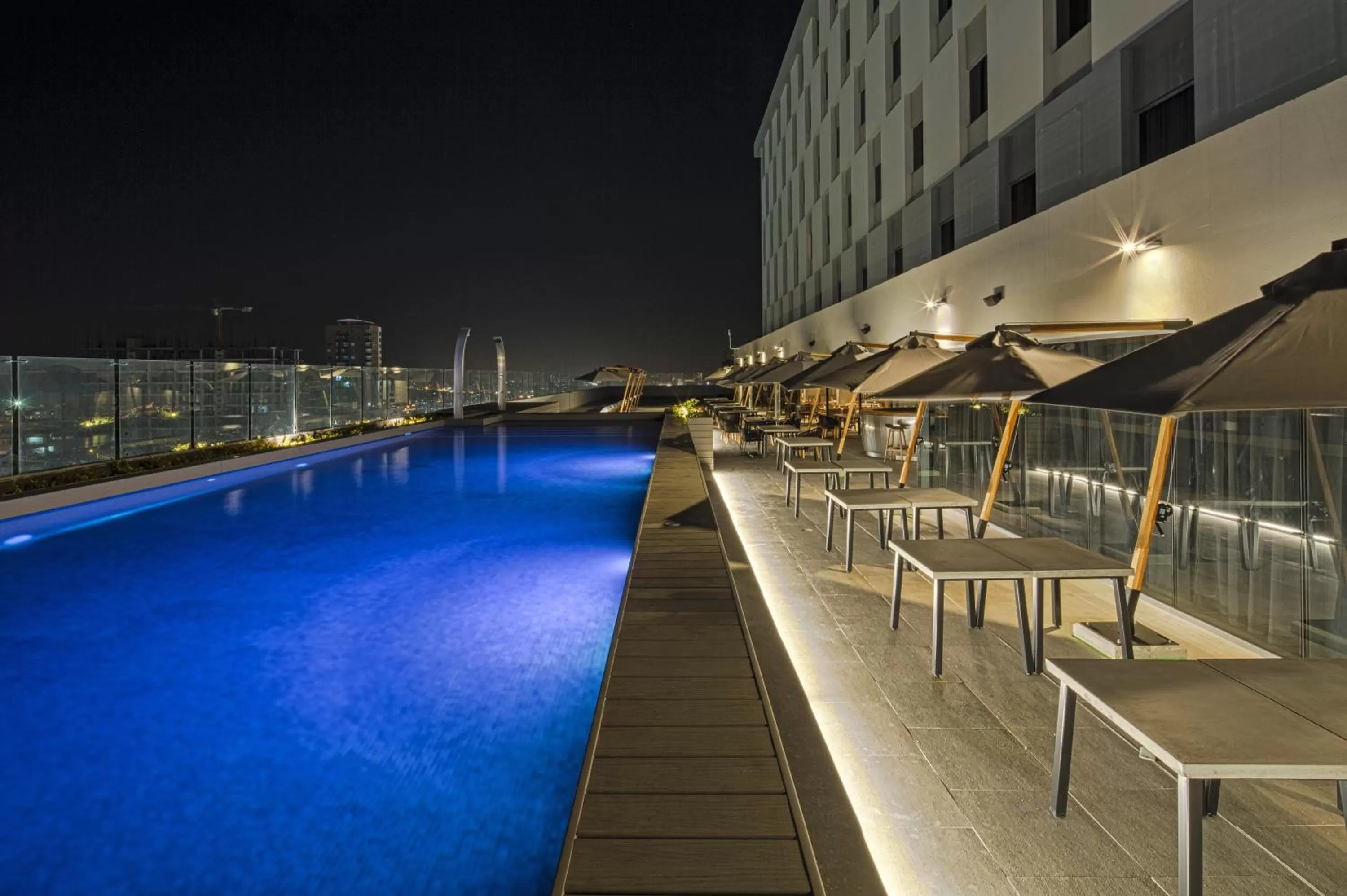 Swimming pool in Movich Buró 51