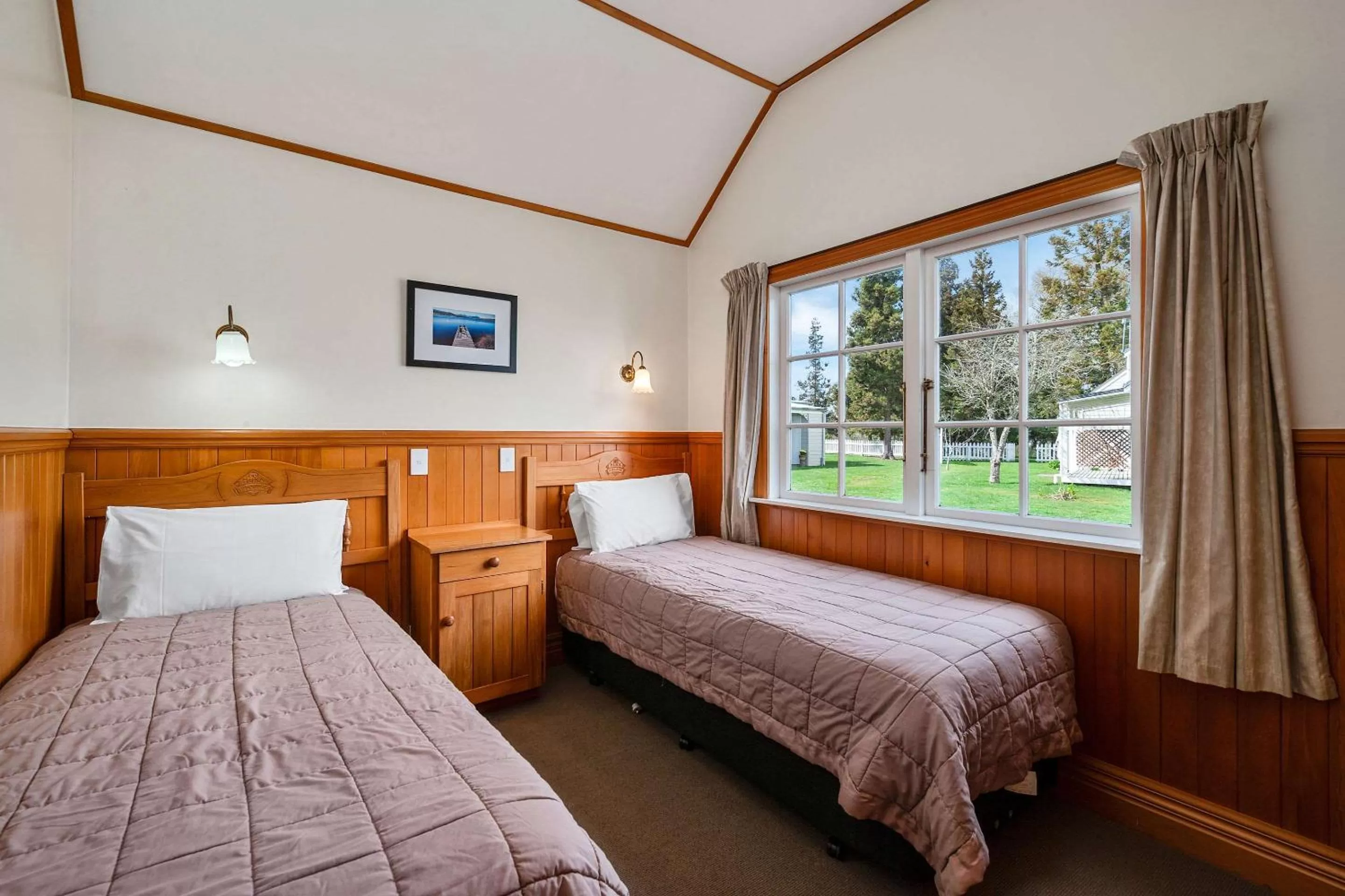 Bedroom, Bed in Huka Falls Resort