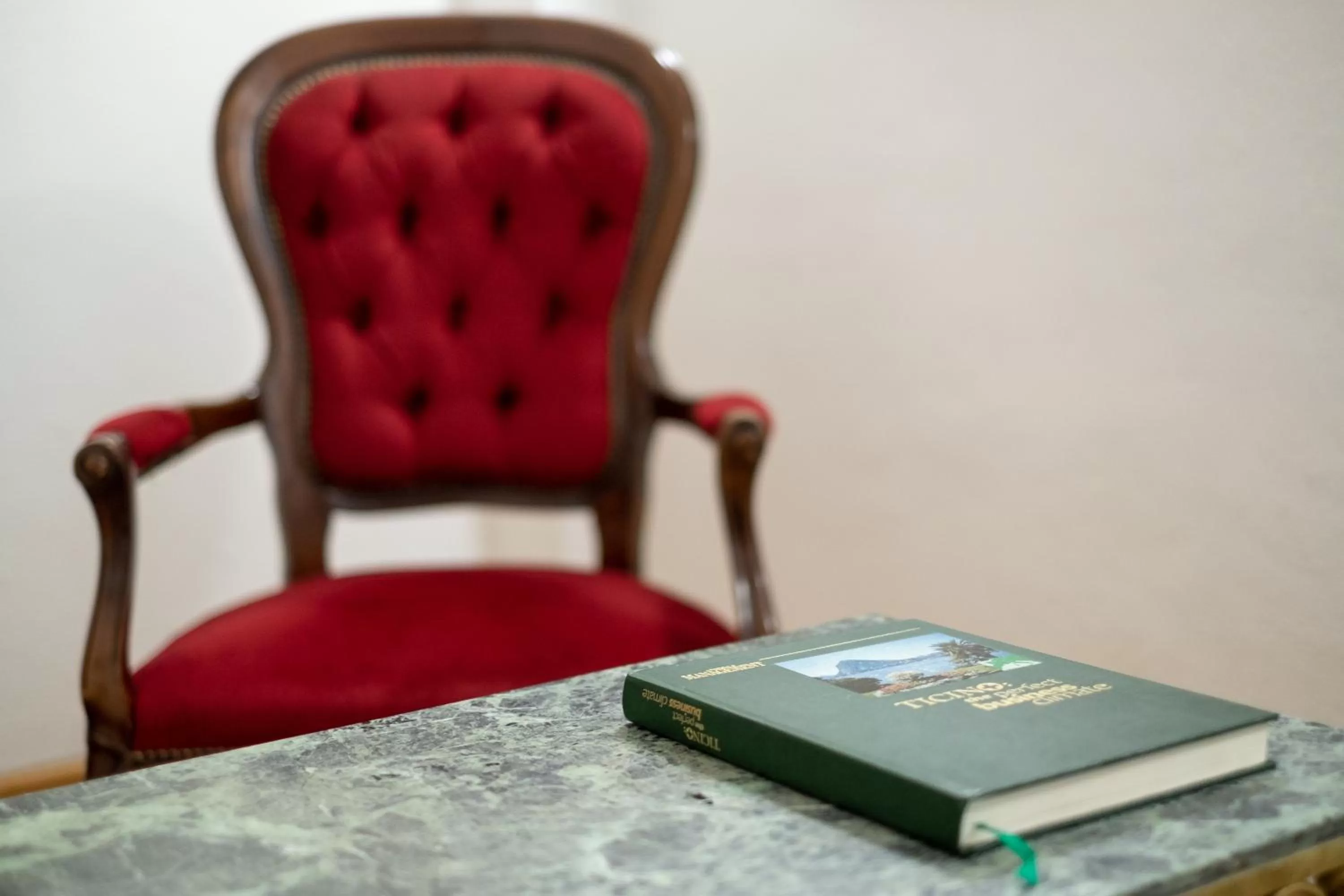 Communal lounge/ TV room in Hotel Zurigo Downtown