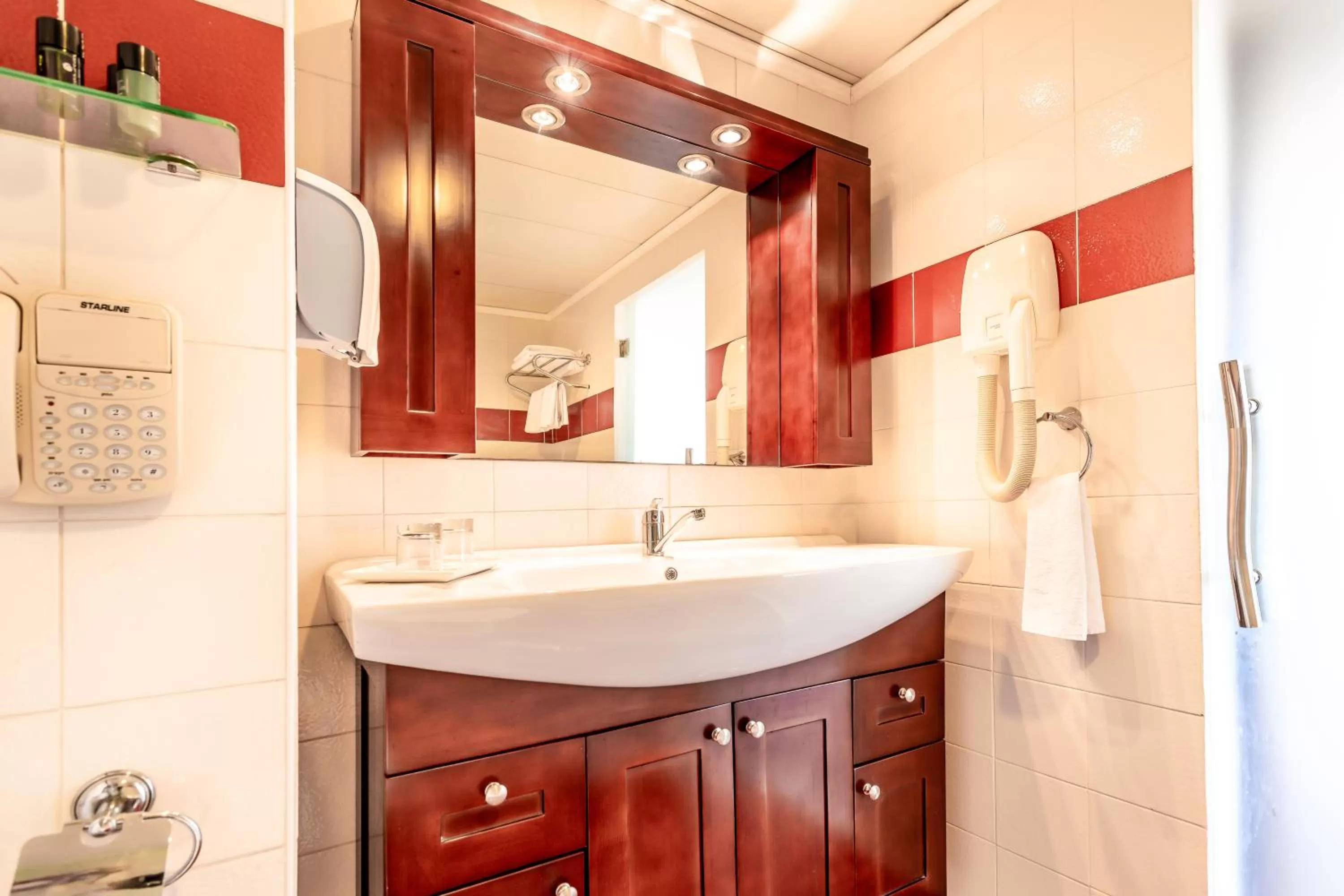 Shower in Jerusalem Gate Hotel