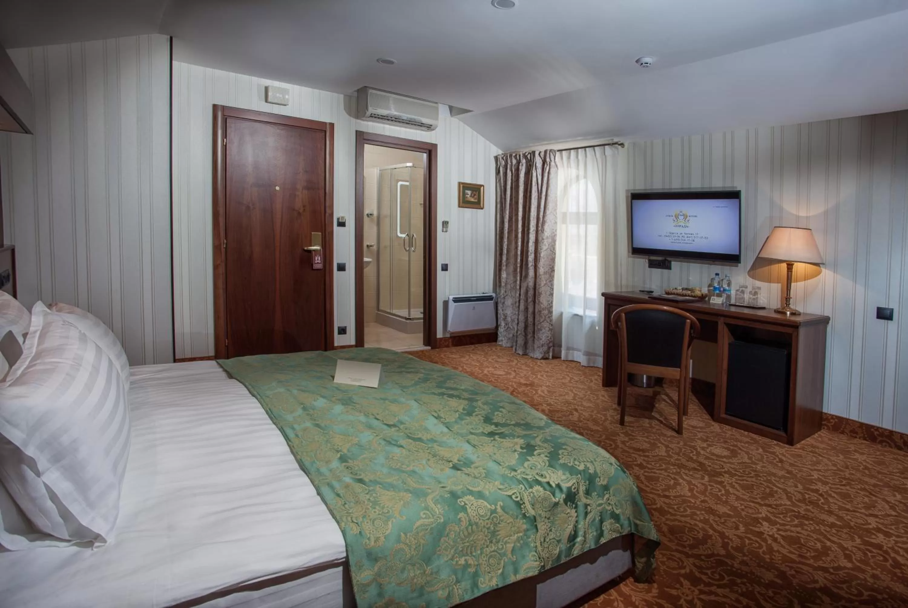 Shower, Bed in Hotel Otrada