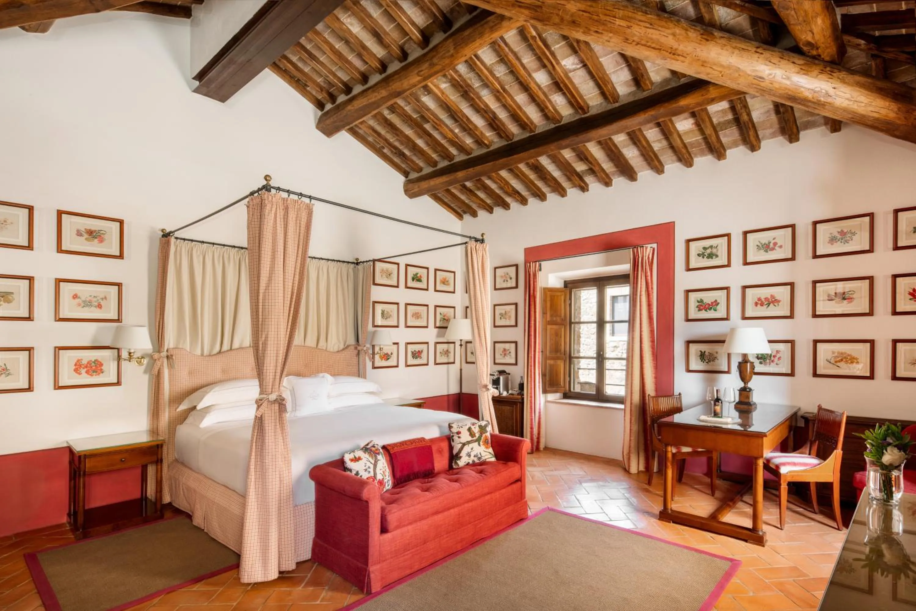 Photo of the whole room, Bed in Castello Banfi - Il Borgo - Relais et Chateaux