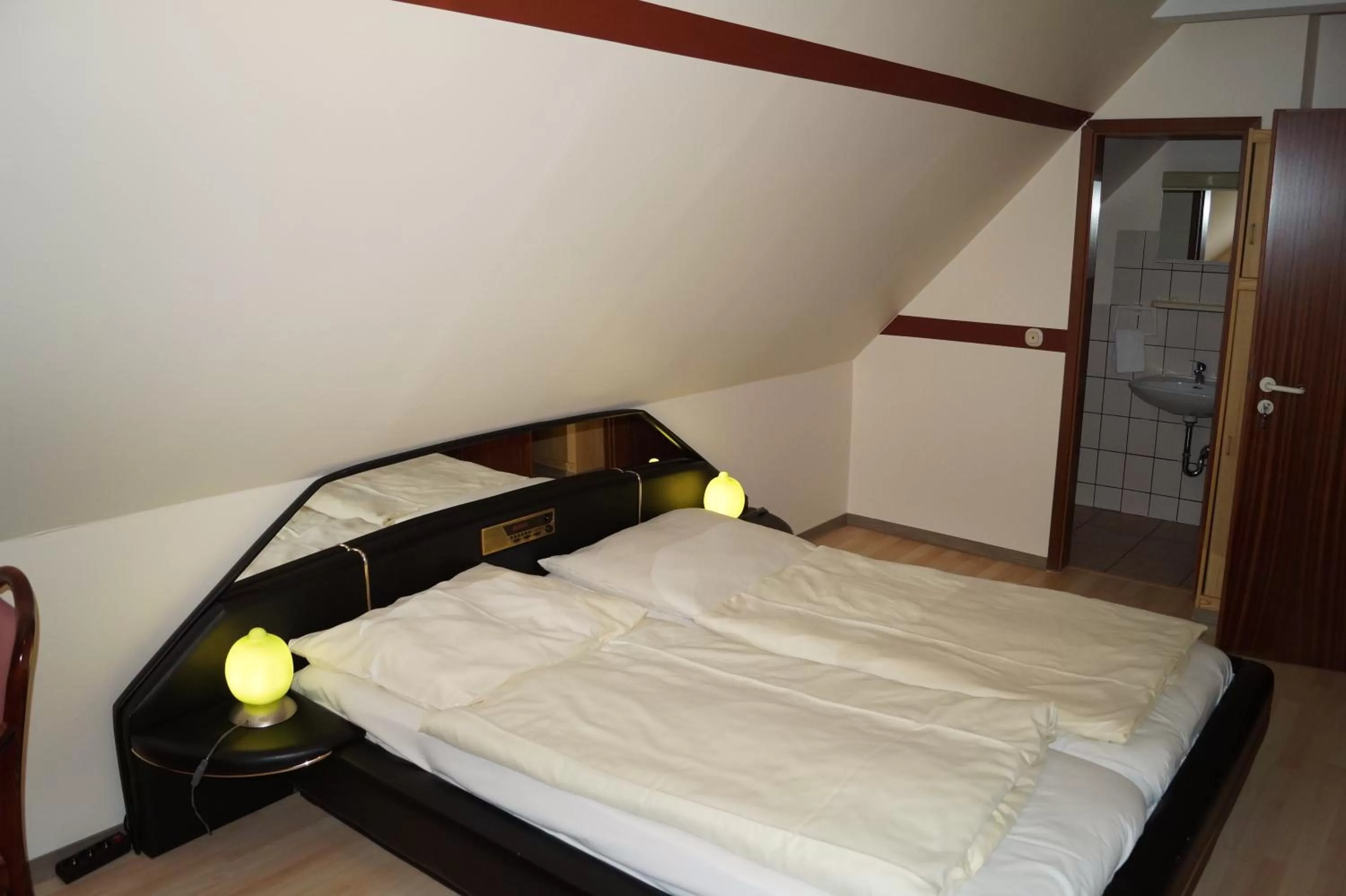 Bedroom, Bed in La Fontana