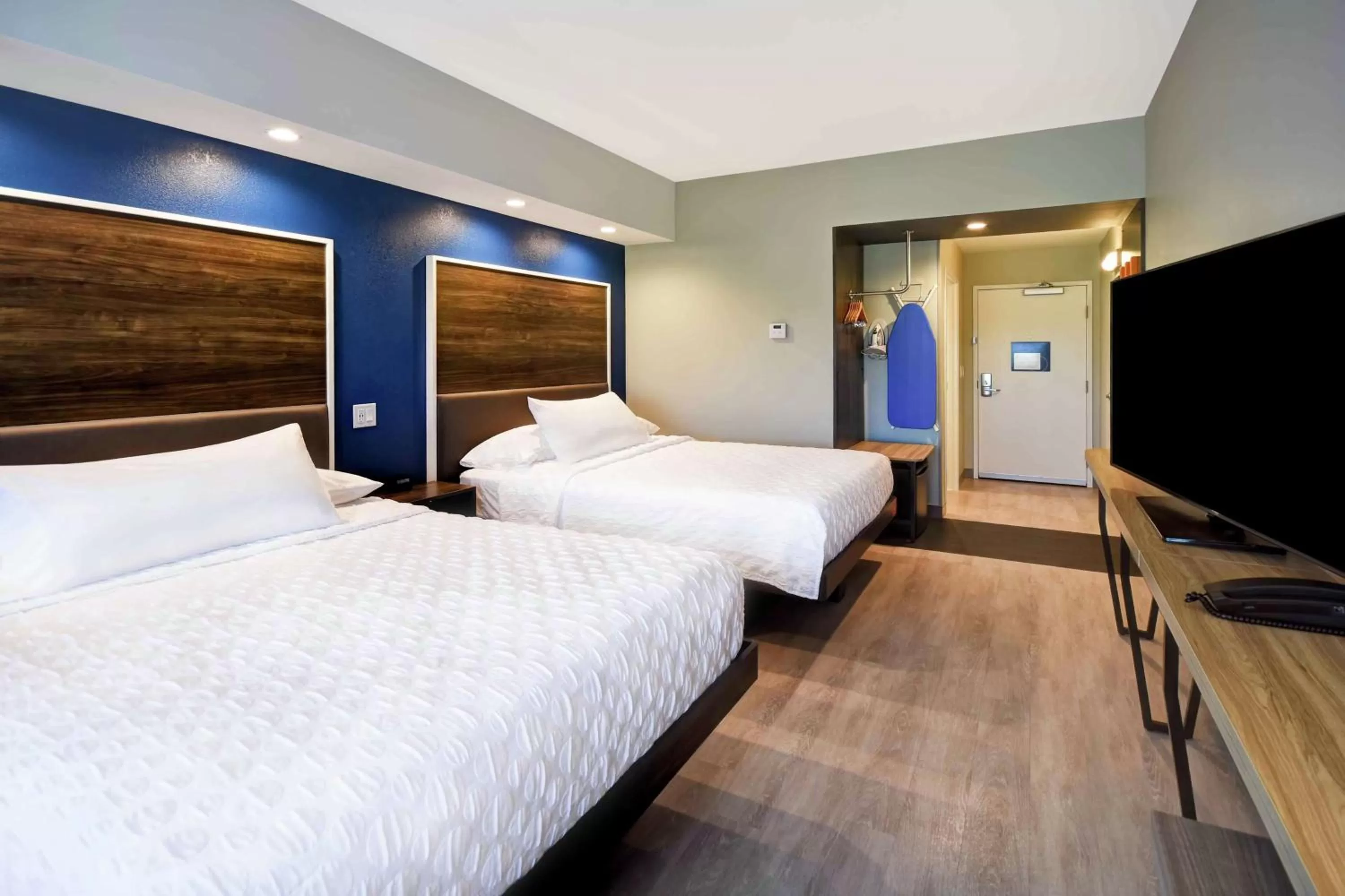 Bedroom, Bed in Tru By Hilton North Platte