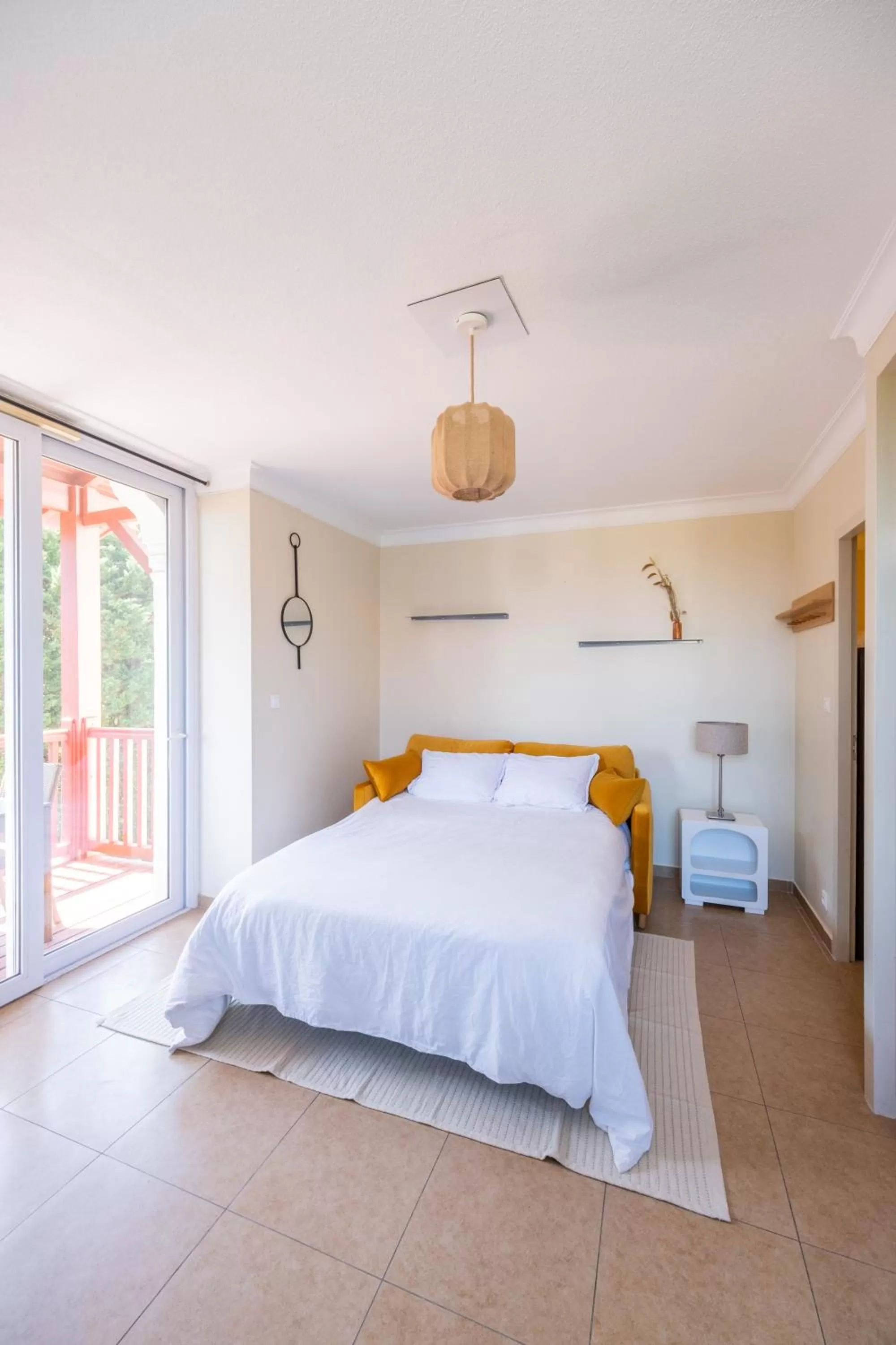 Bed in Résidence Chateau d'Acotz - Avec piscine à 600m des plages à Saint-Jean-de-Luz