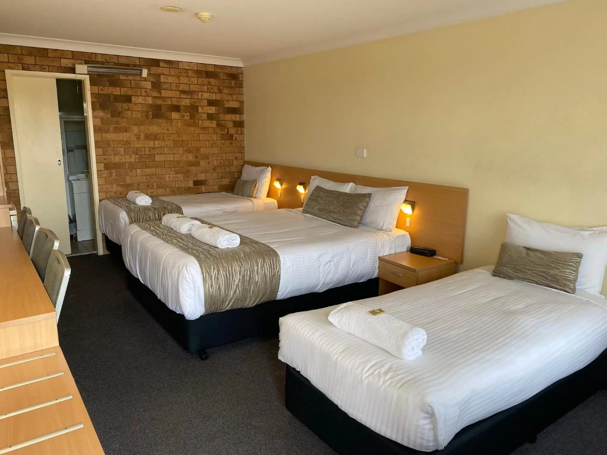 Bedroom, Bed in Maitland City Motel