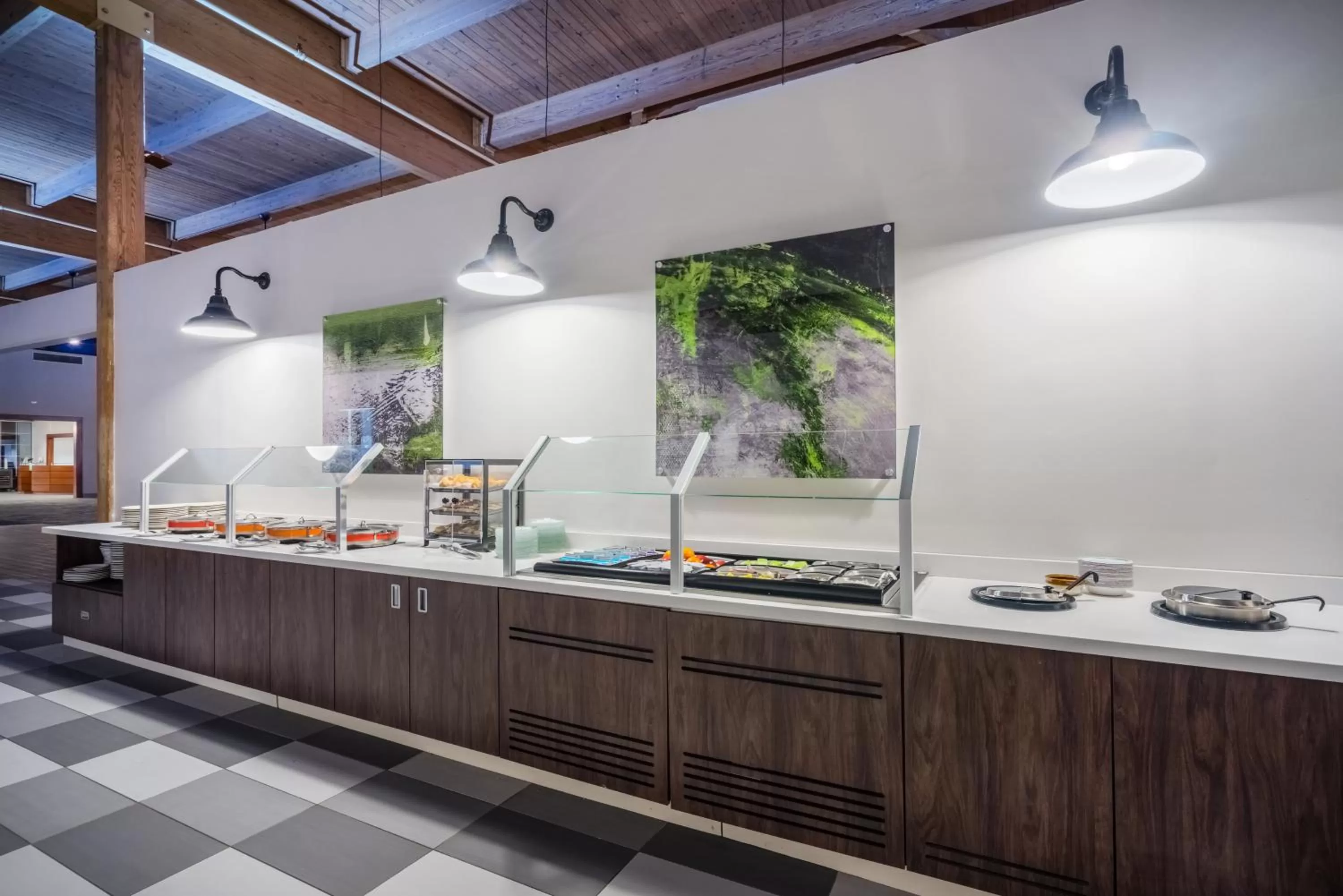 Breakfast in enVision Hotel & Conference Center Mansfield-Foxboro