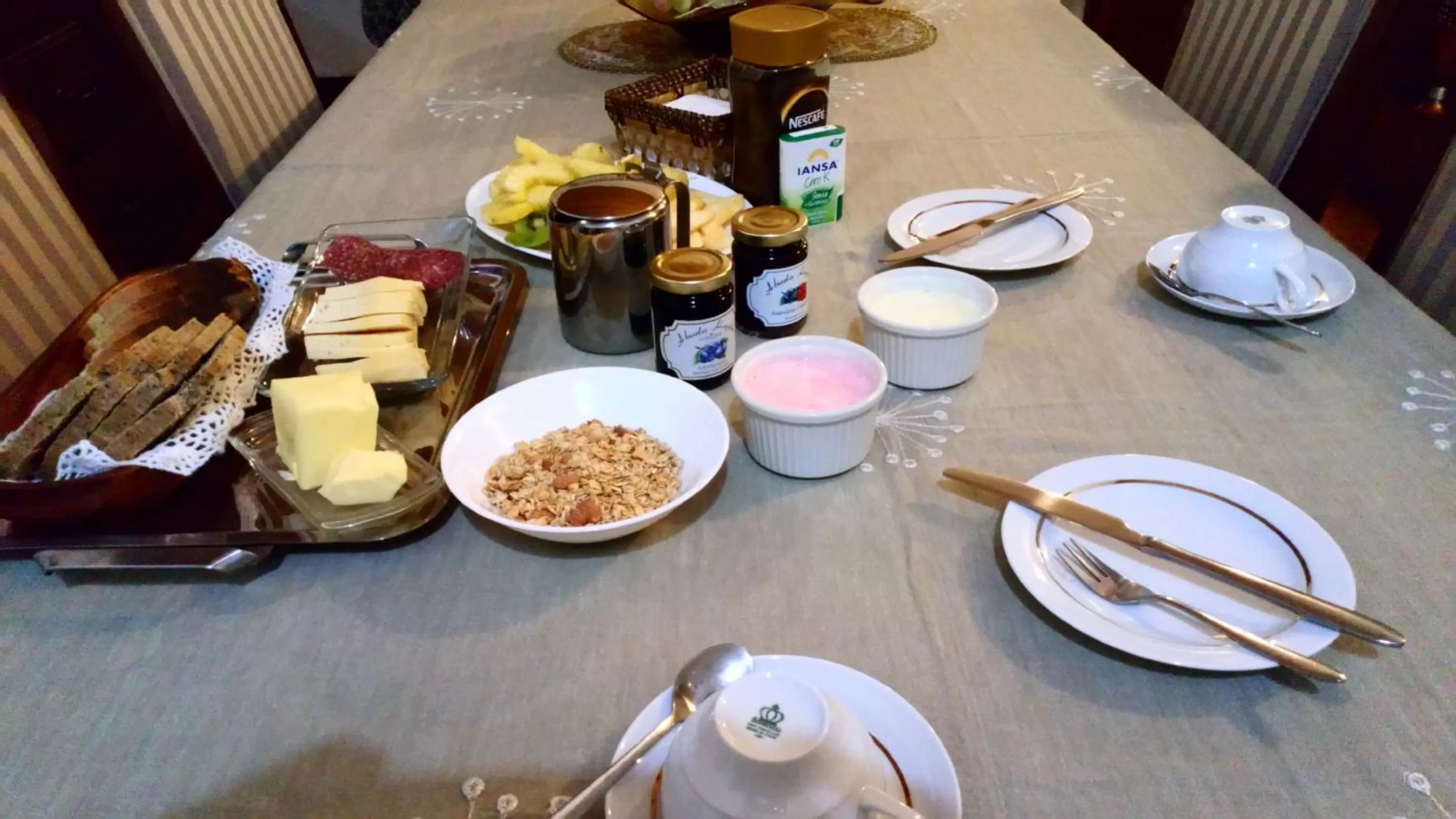 Continental breakfast in Hostal Parcela 47 villarrica