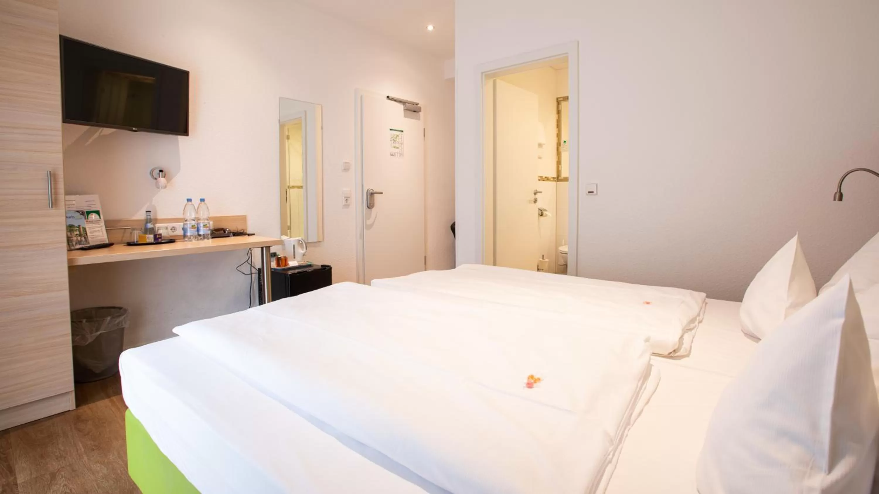 Bed in Hotel Astoria