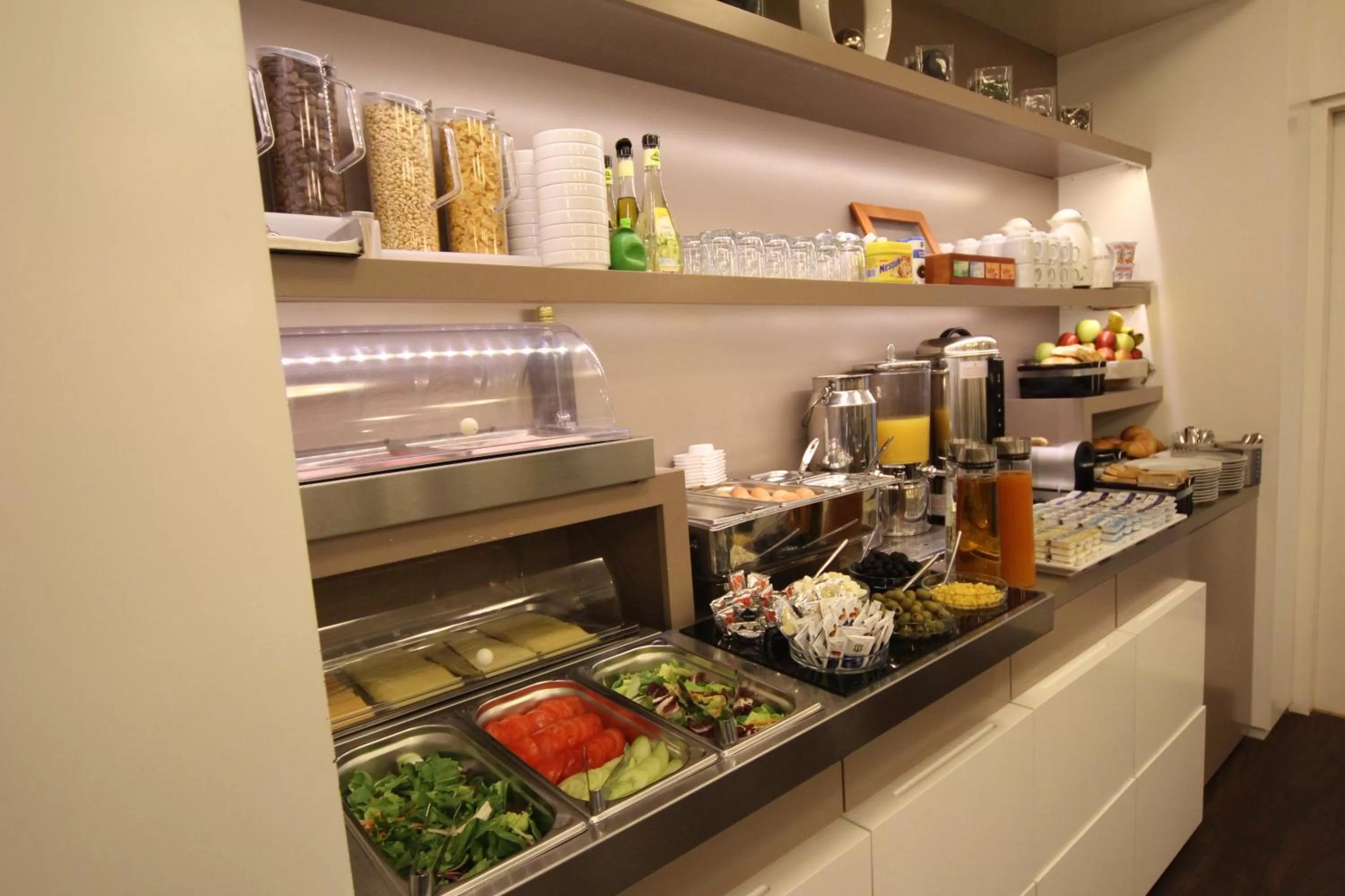 Food in Carlton Hotel