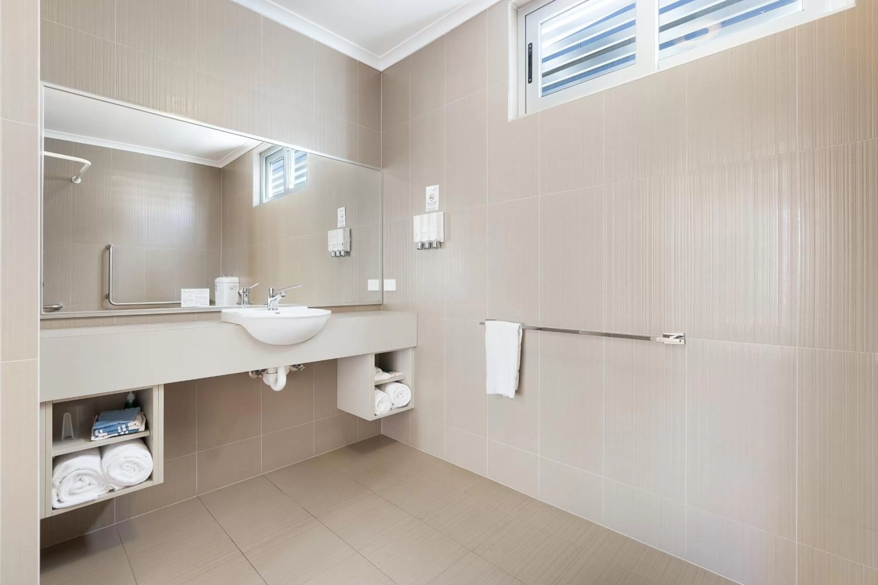 Bathroom in Smart Stayzzz Inns