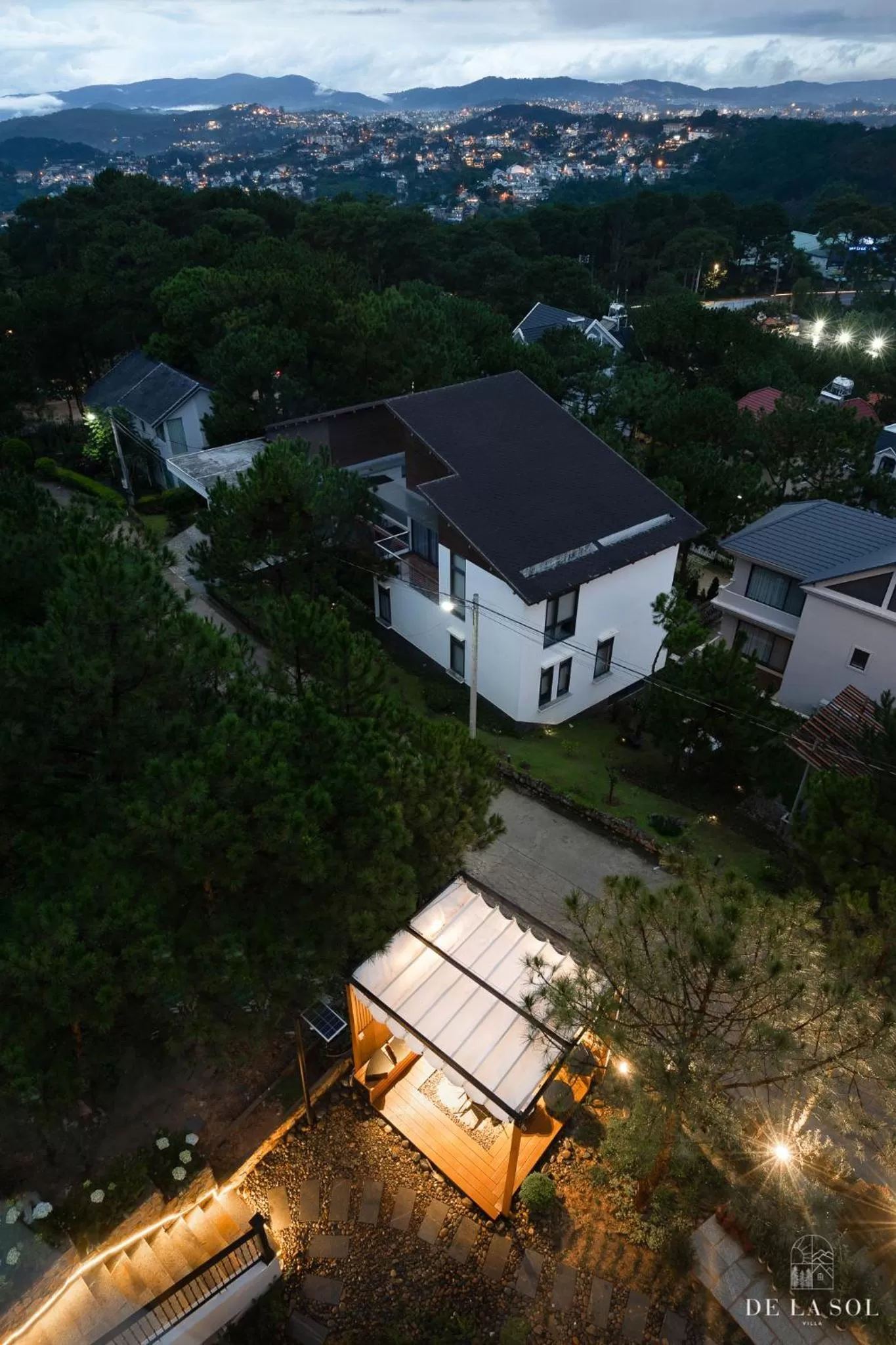 BBQ facilities in De La Sol Villa Dalat