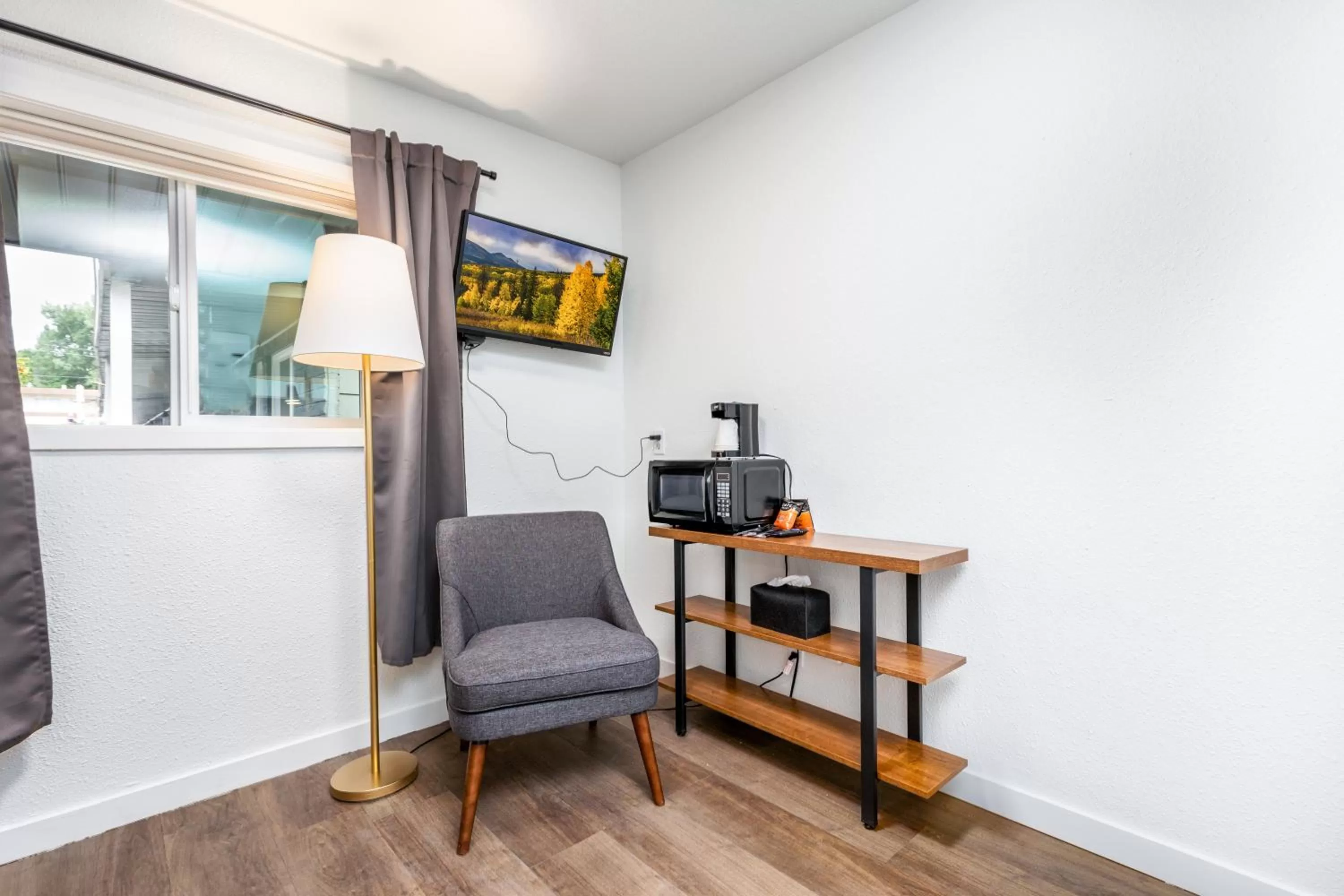 Seating area in Minecart Motor Lodge