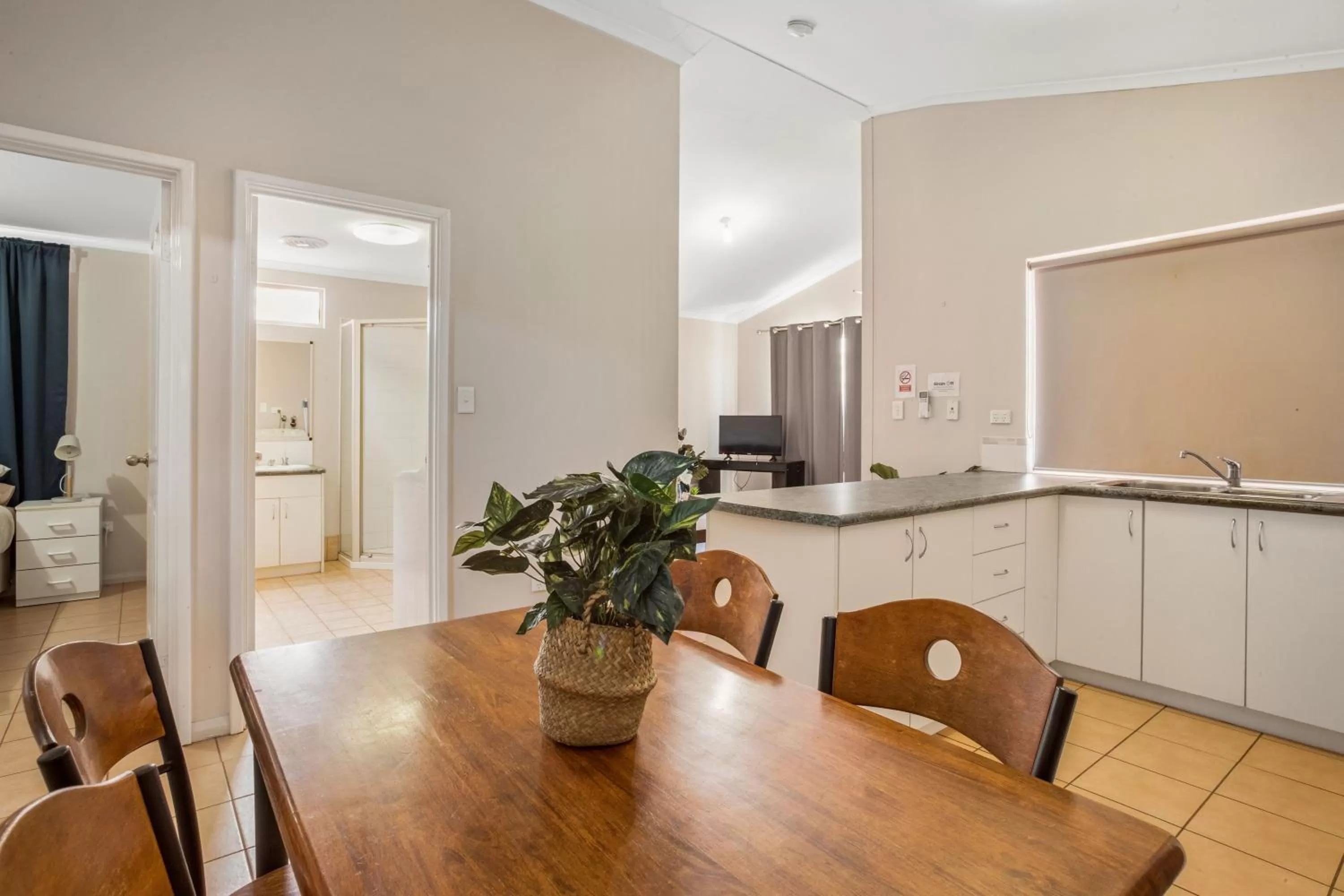 Kitchen or kitchenette in AAOK Karratha Caravan Park