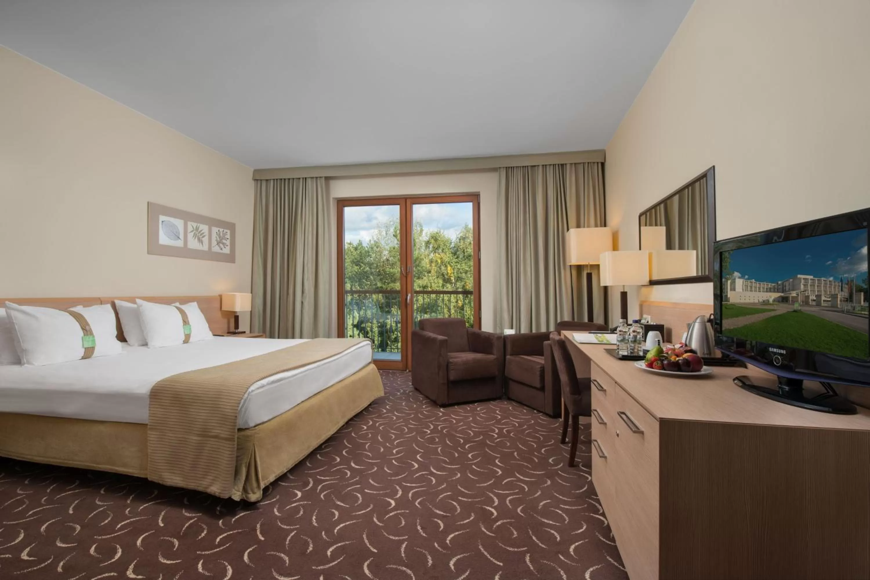 Photo of the whole room, Bed in Holiday Inn Resort Warsaw Józefów by IHG