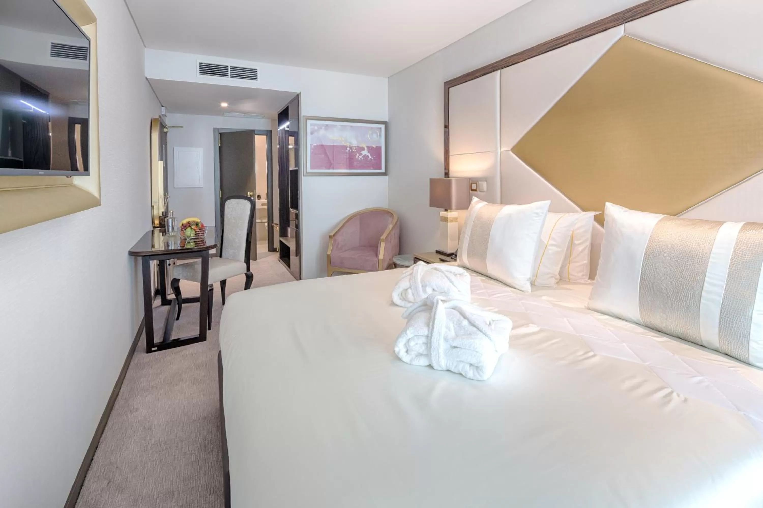 Bedroom, Bed in Hotel MeraPrime Gold Lisboa