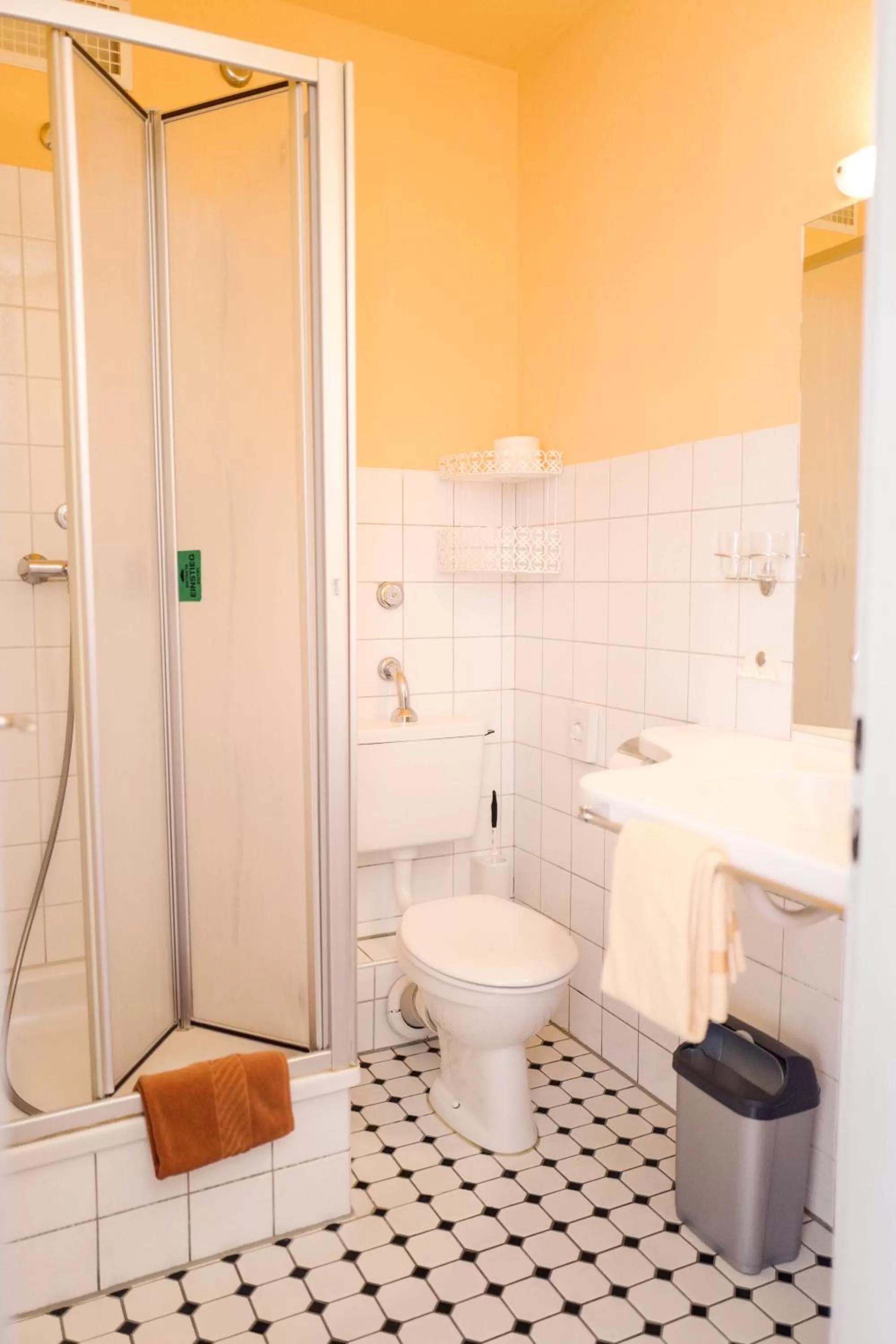 Shower in Hotel Restaurant Sennerbad