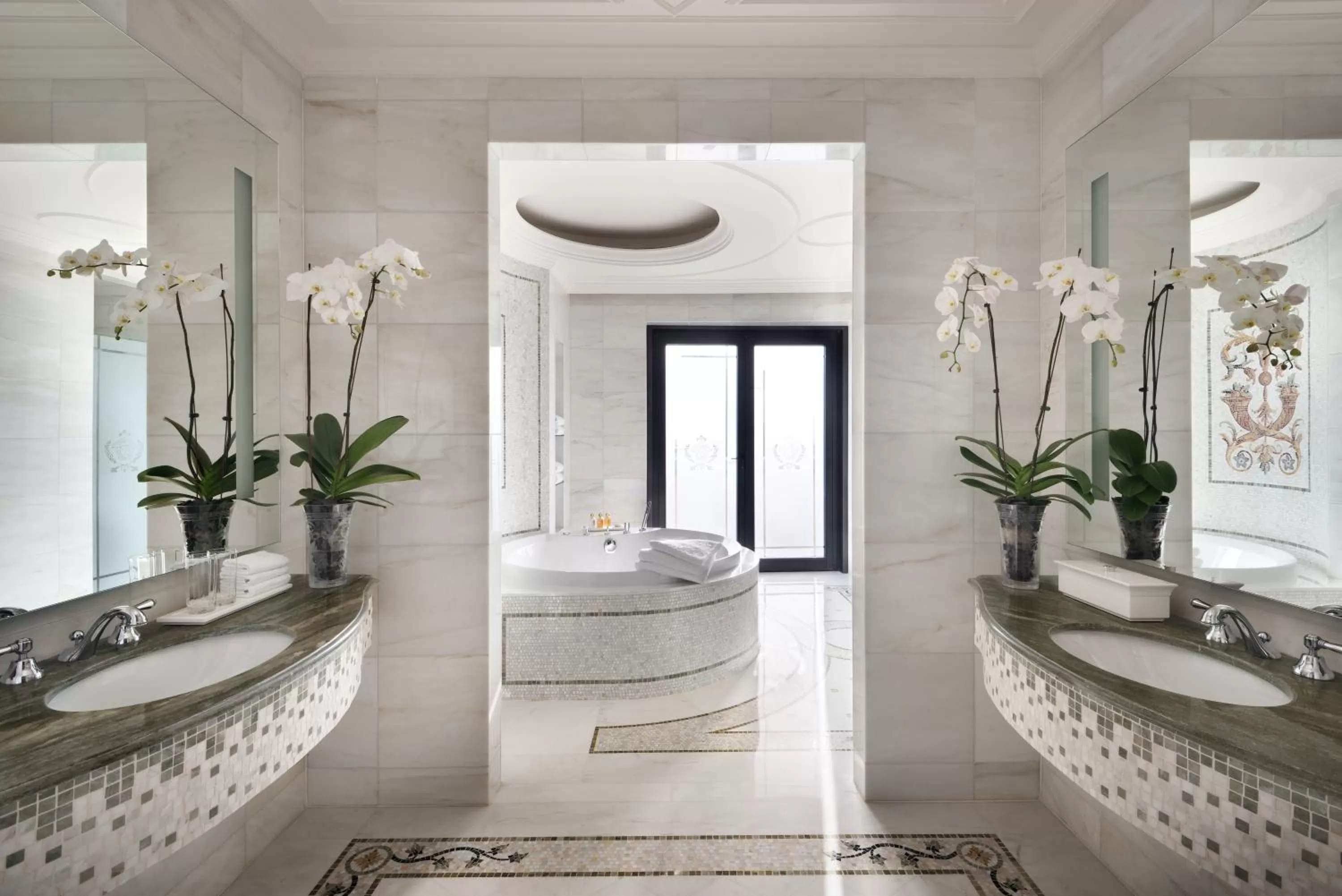Bathroom in Palazzo Versace Dubai