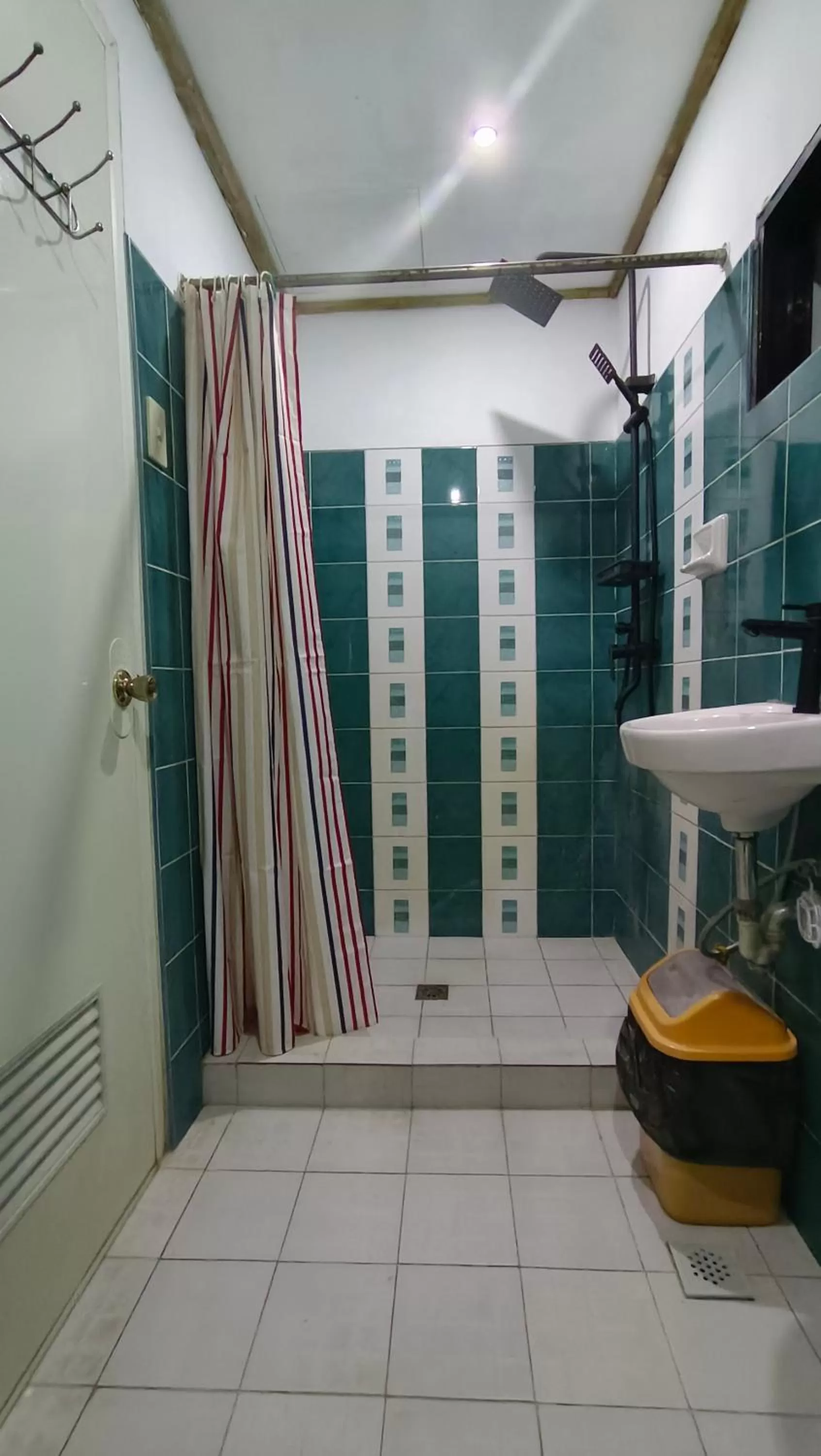 Shower in Chateau De Aow