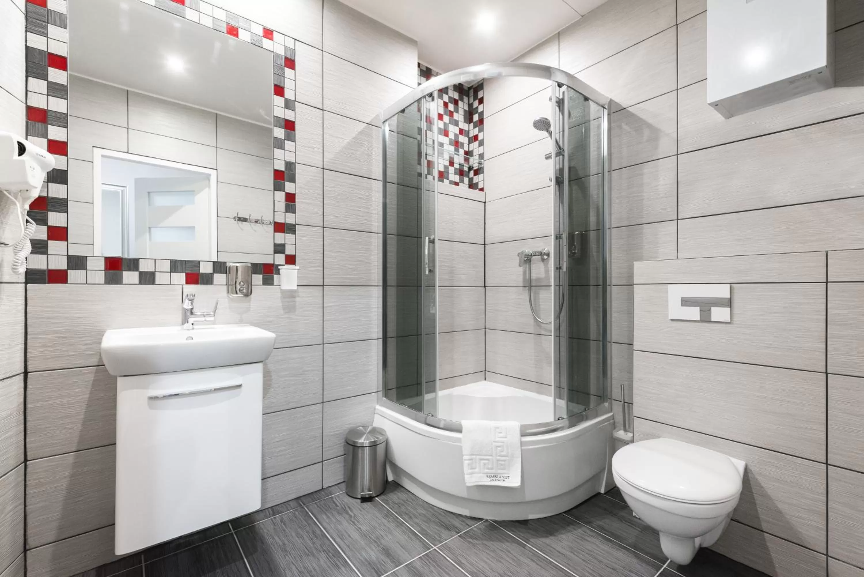 Shower in Rembrandt Aparthotel