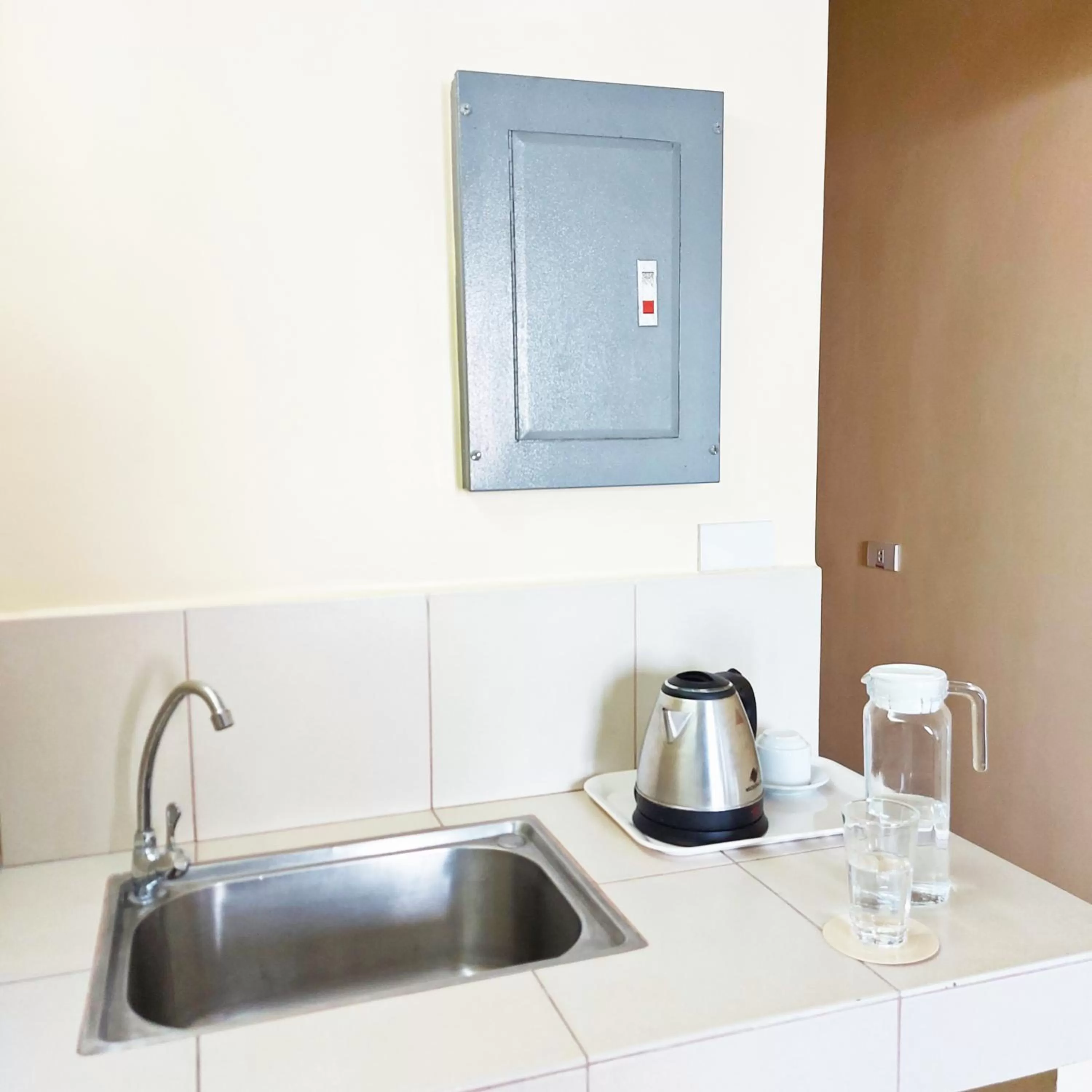 Coffee/tea facilities in airobedz MANILA - A Value Hotel