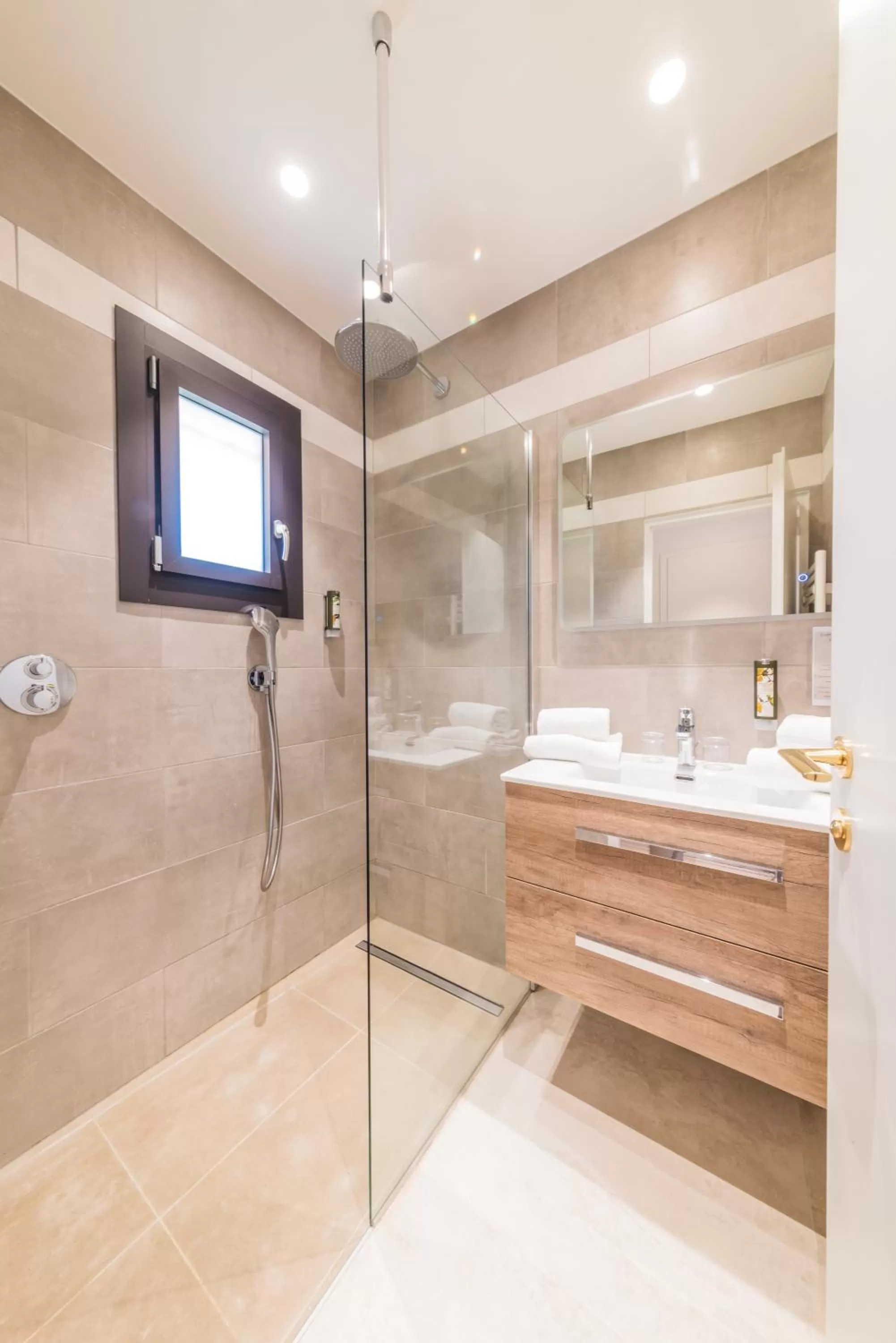 Shower in Hotel Brin d'Azur - Saint Tropez