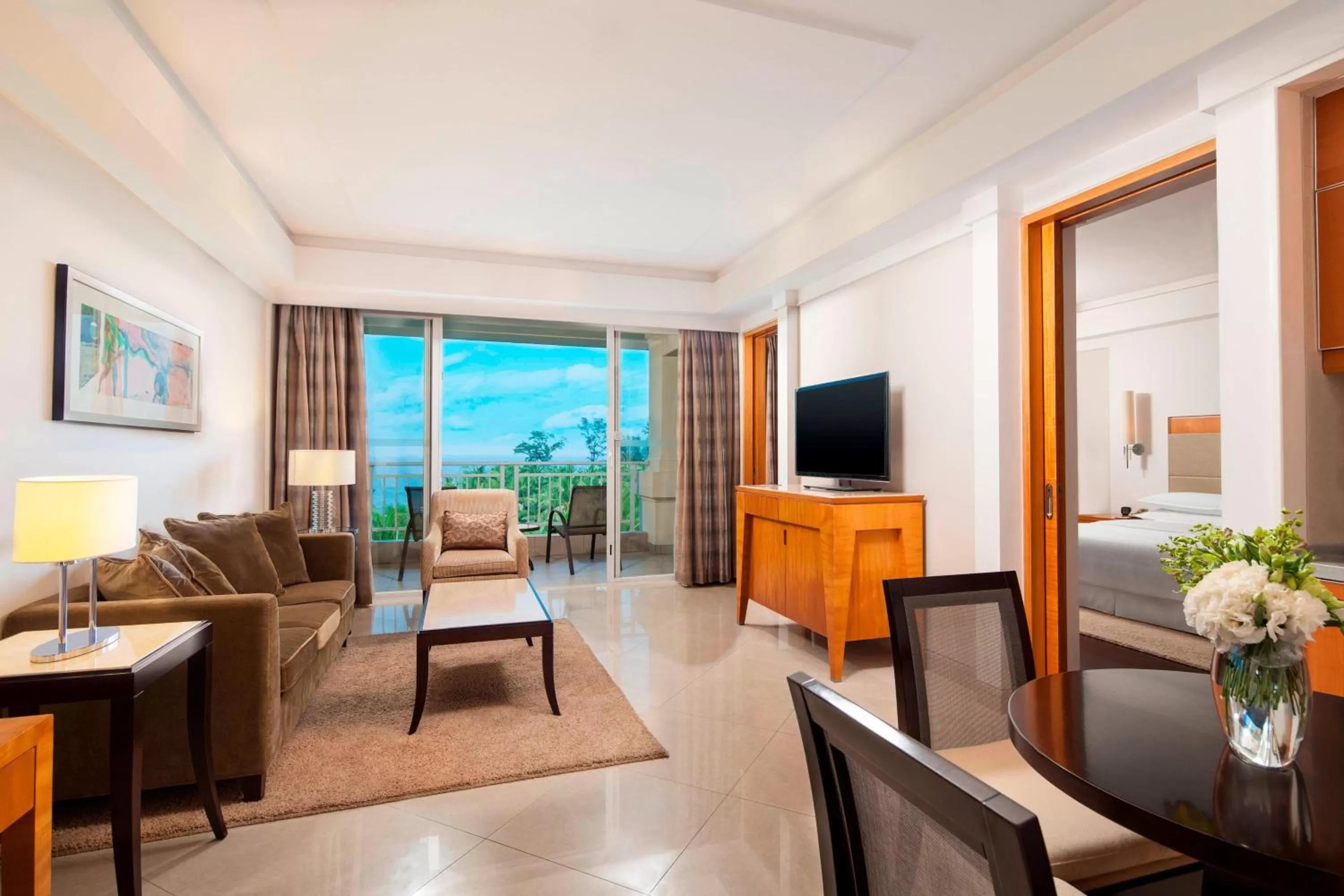Bedroom in Sheraton Haikou Hotel