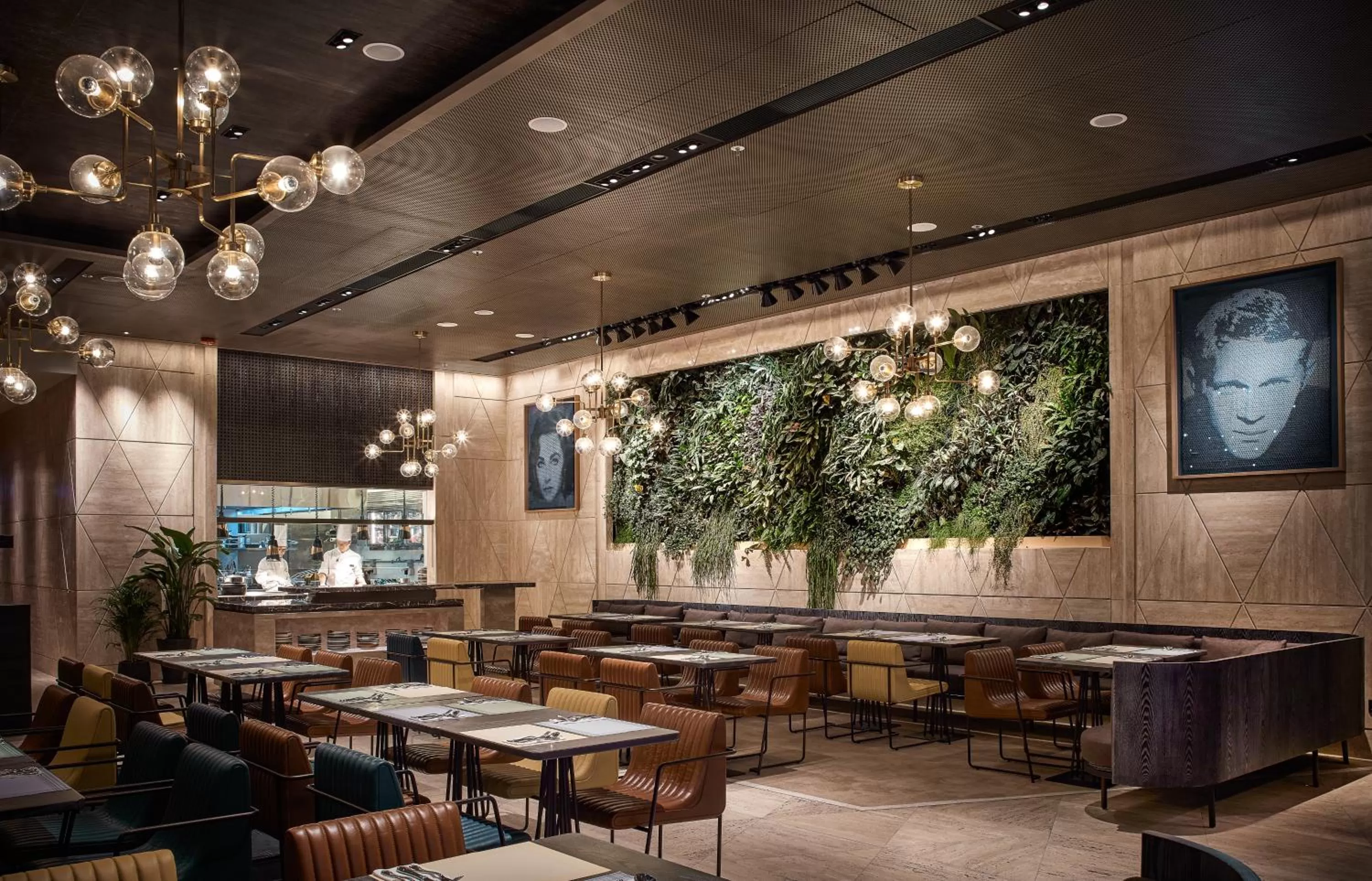 Restaurant/places to eat in The Emperor Hotel