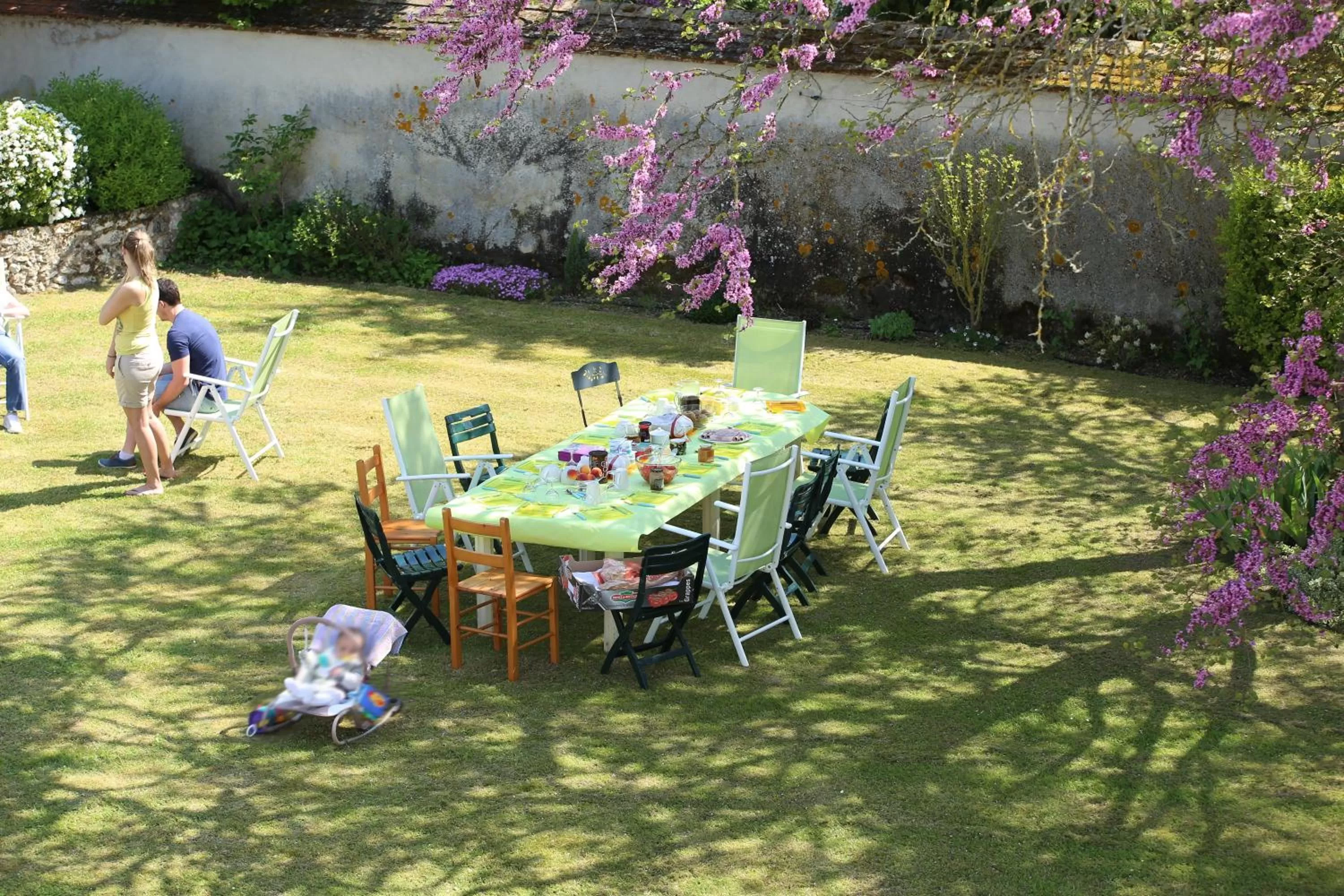 Property building in Les Rêves de Flamboin
