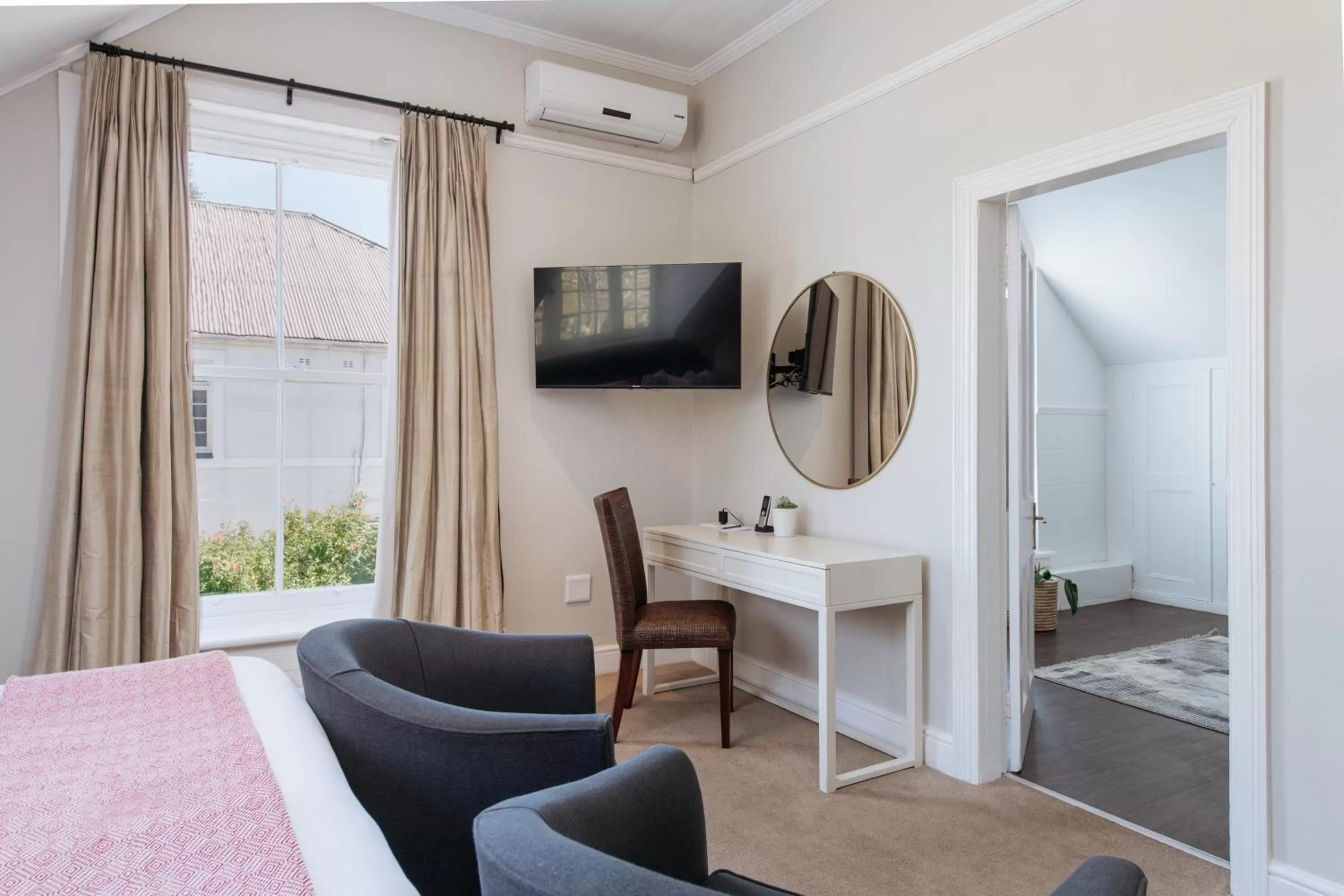 TV and multimedia, Bed in River Manor Boutique Hotel by The Living Journey Collection