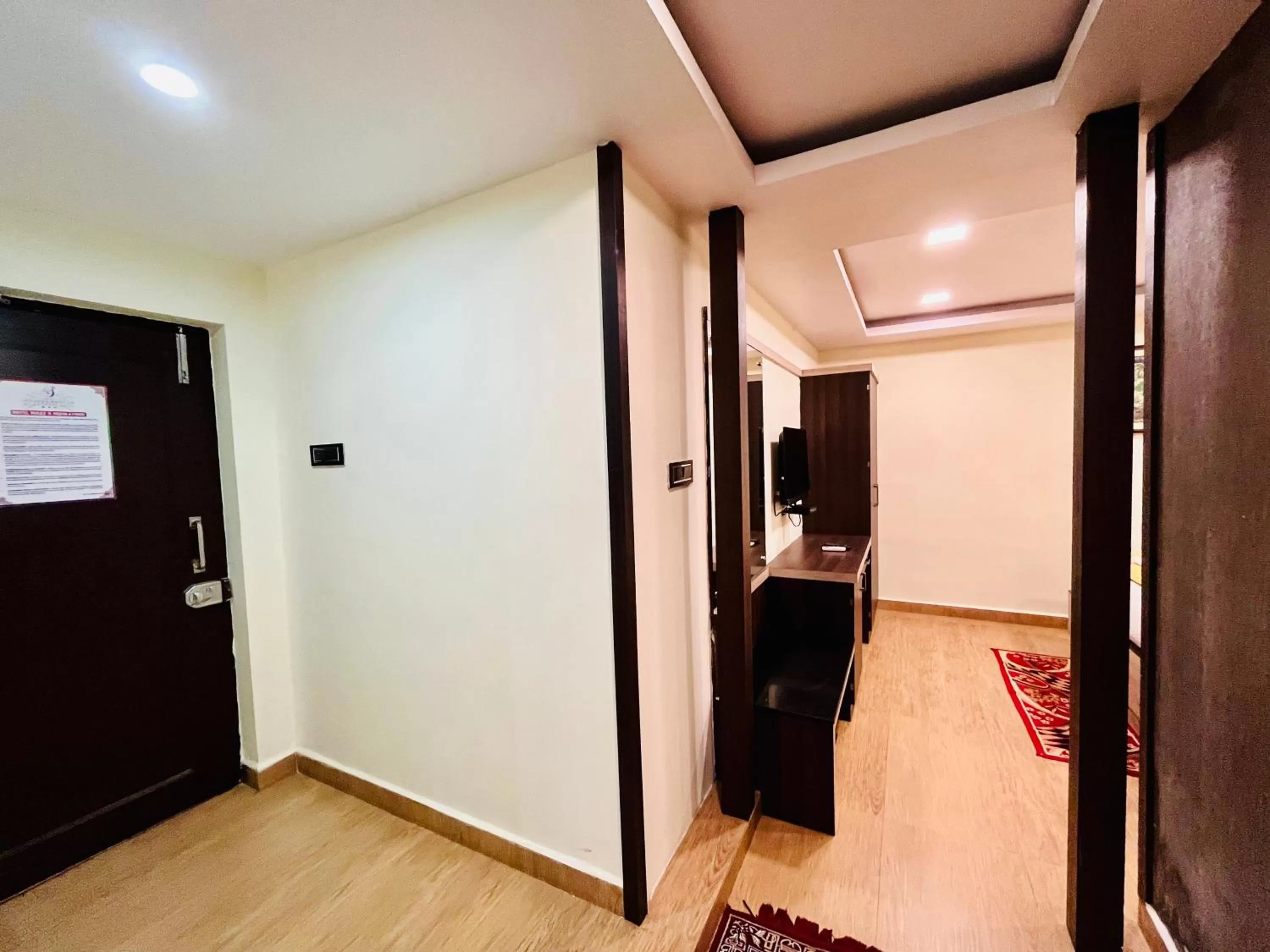 TV and multimedia in Shankar Bhavan By Vinayak Hotels