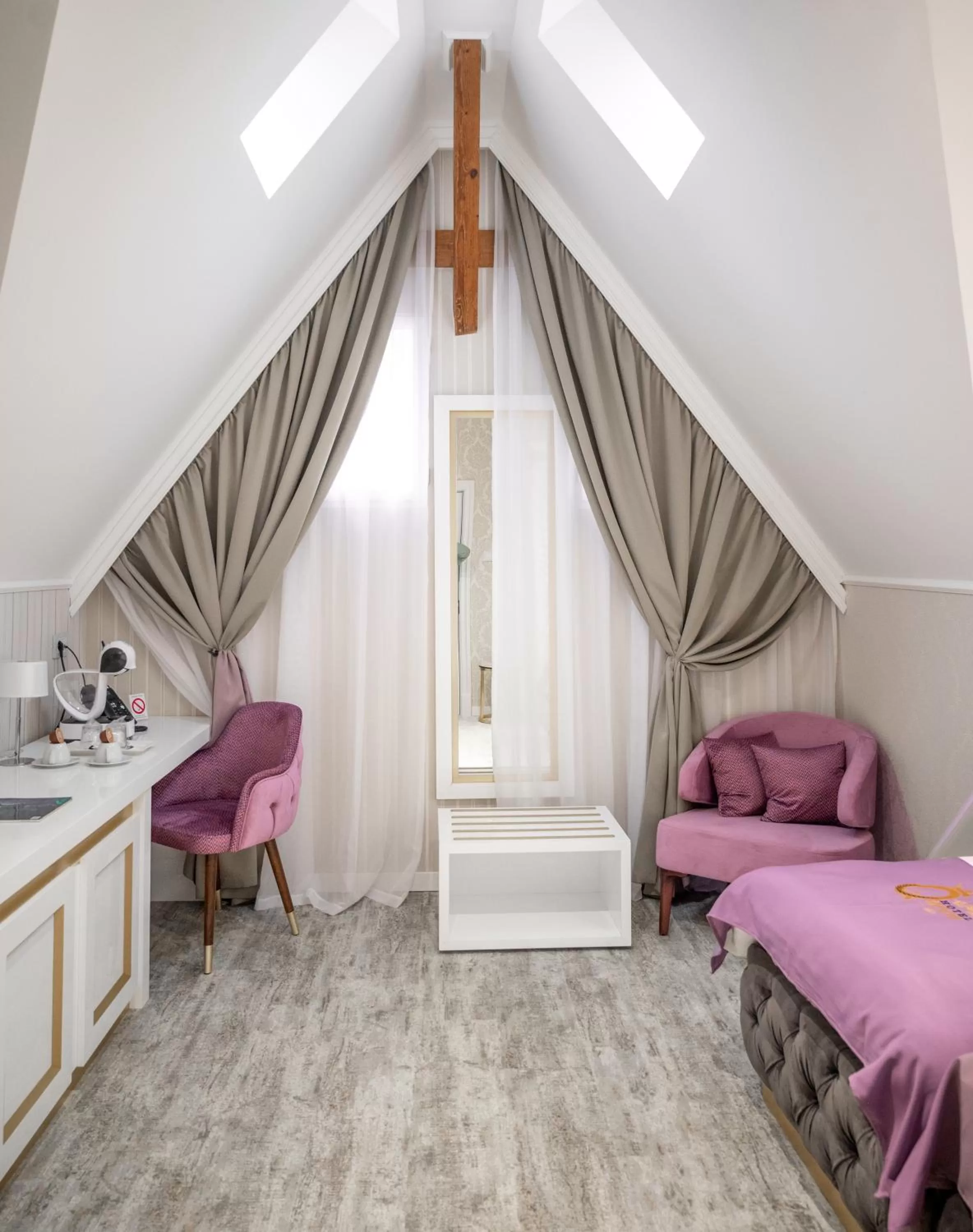 Seating area in Queen Palace