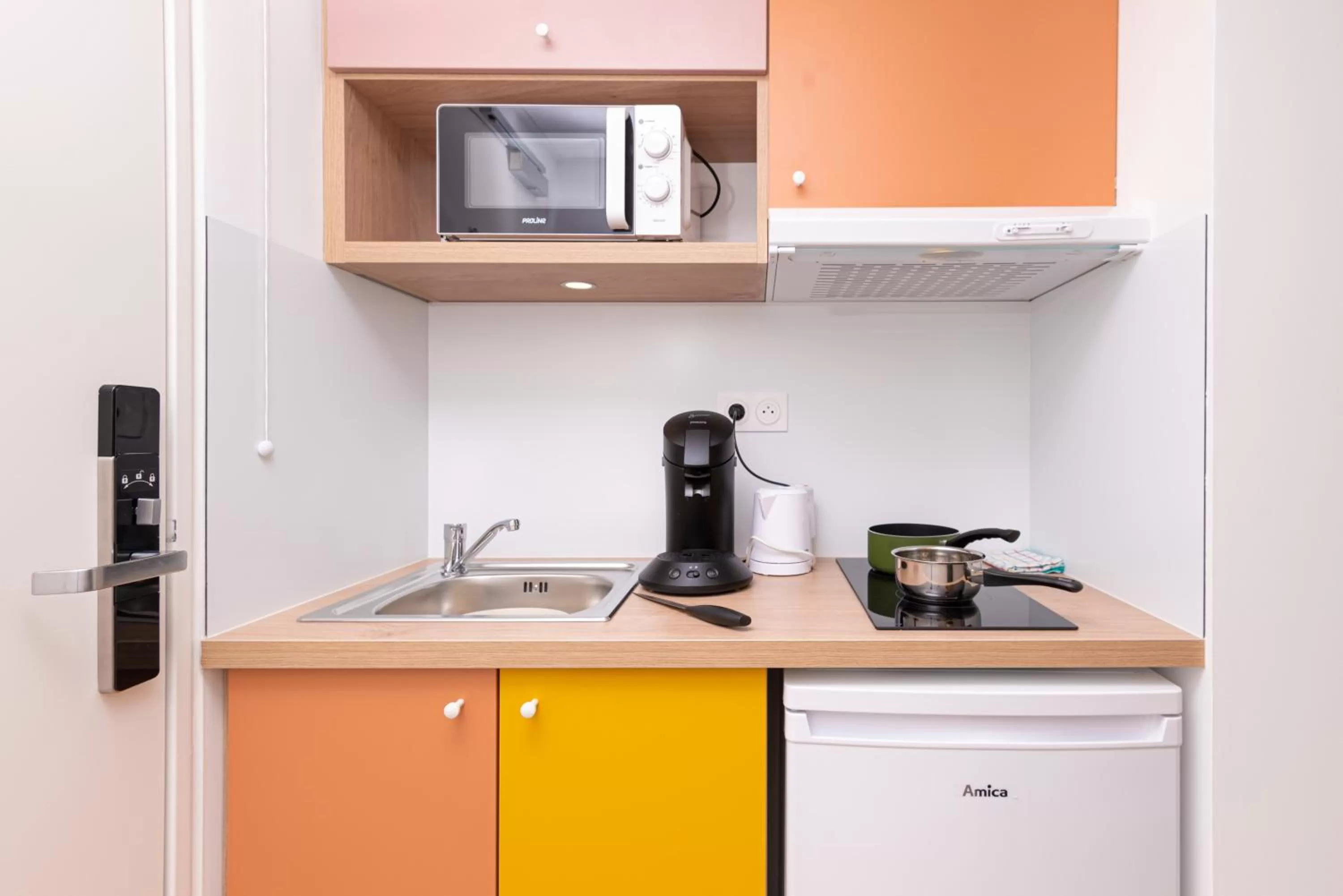 Coffee/tea facilities in Apparthotel Privilodges Toulon