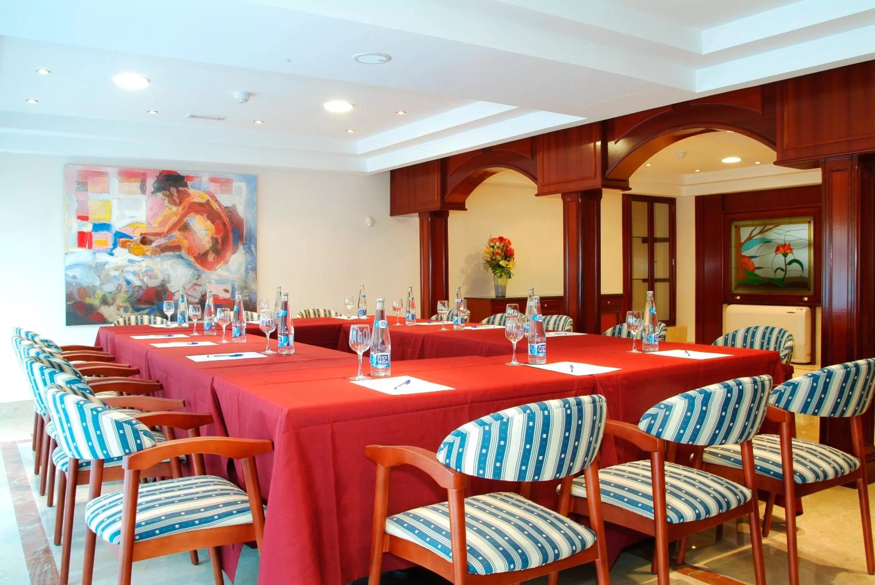 Business facilities in Hotel Gran Legazpi