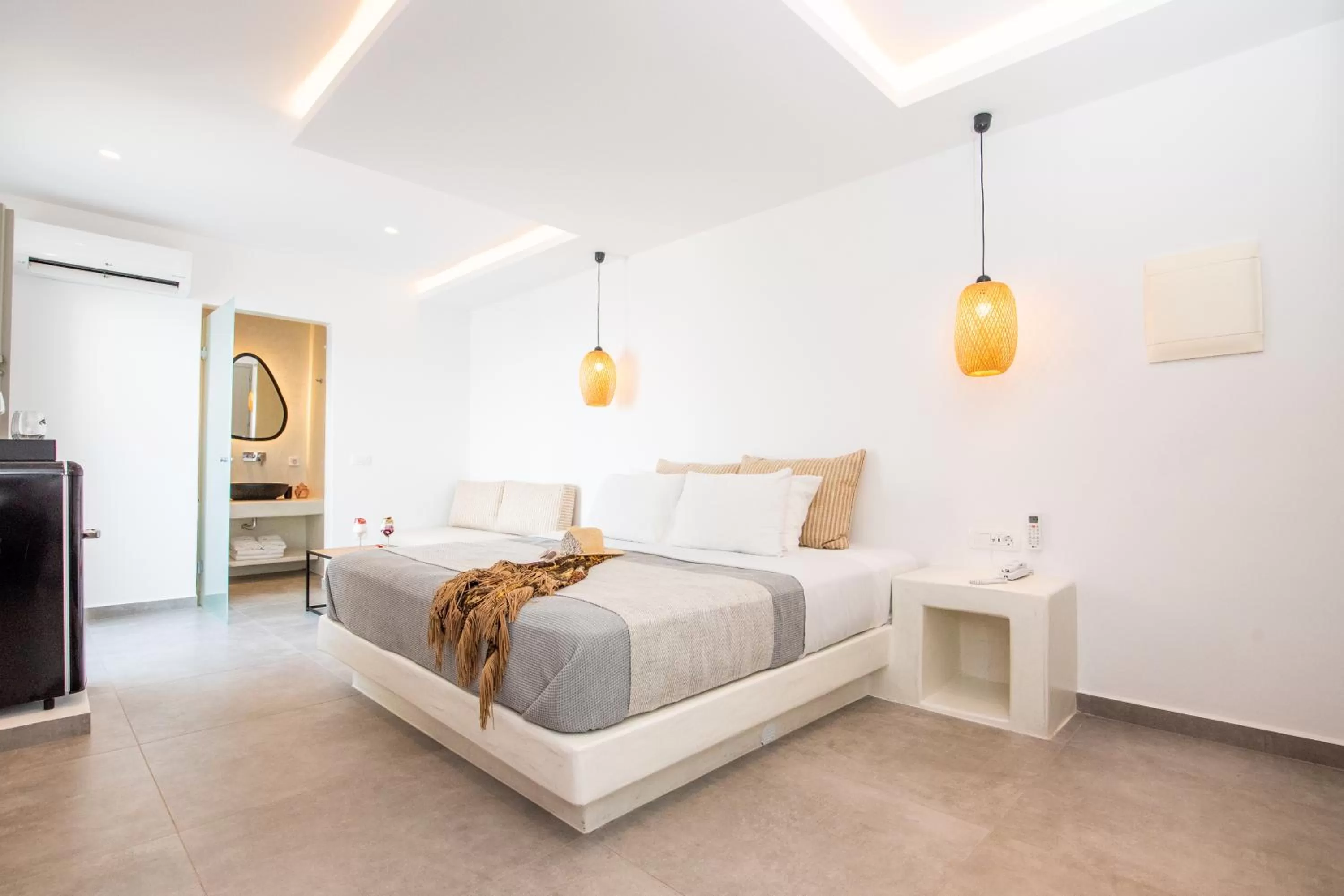 Bed in Caldera Cliff Illusion