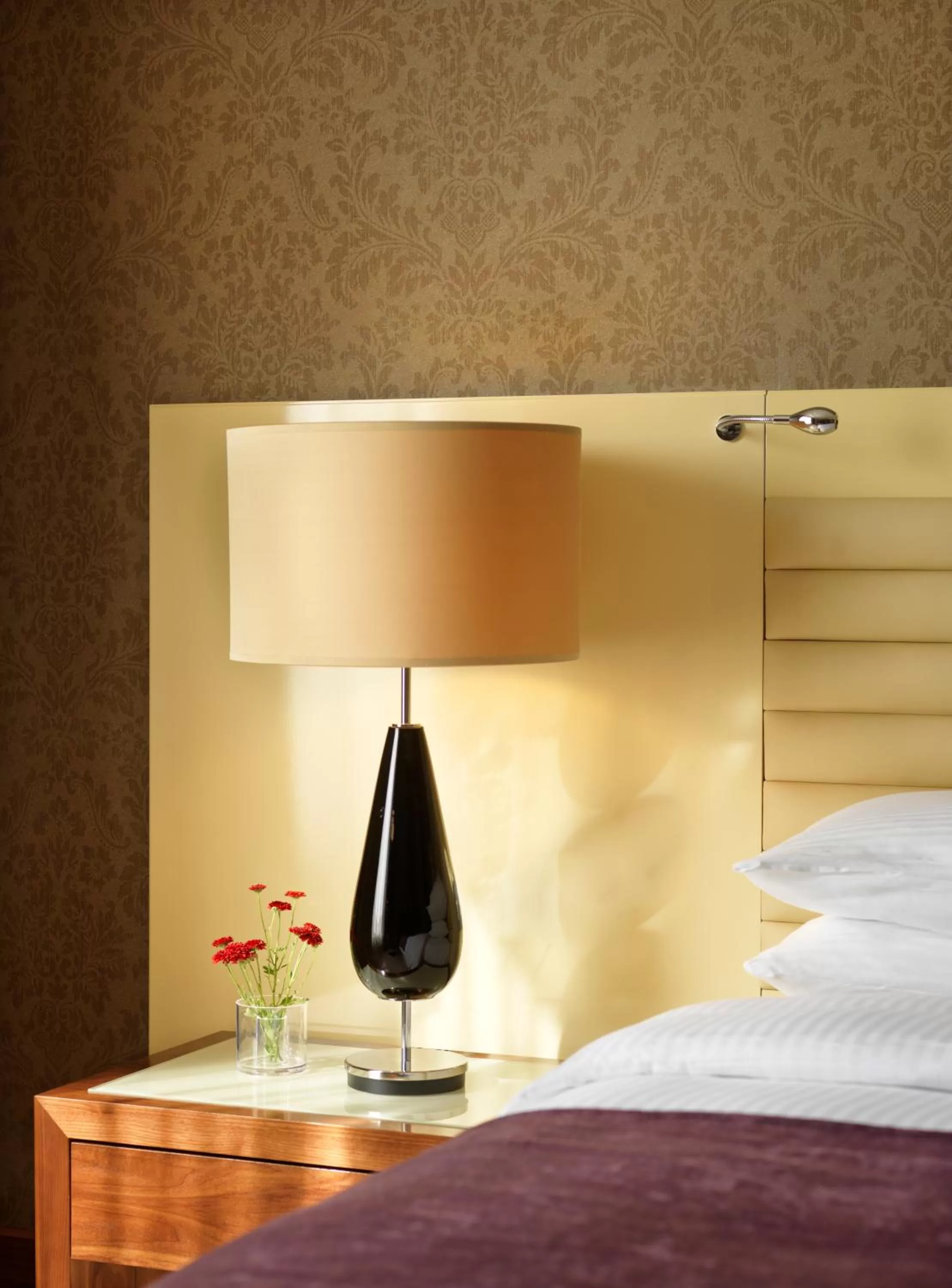 Bedroom, Bed in Grand Hyatt Amman