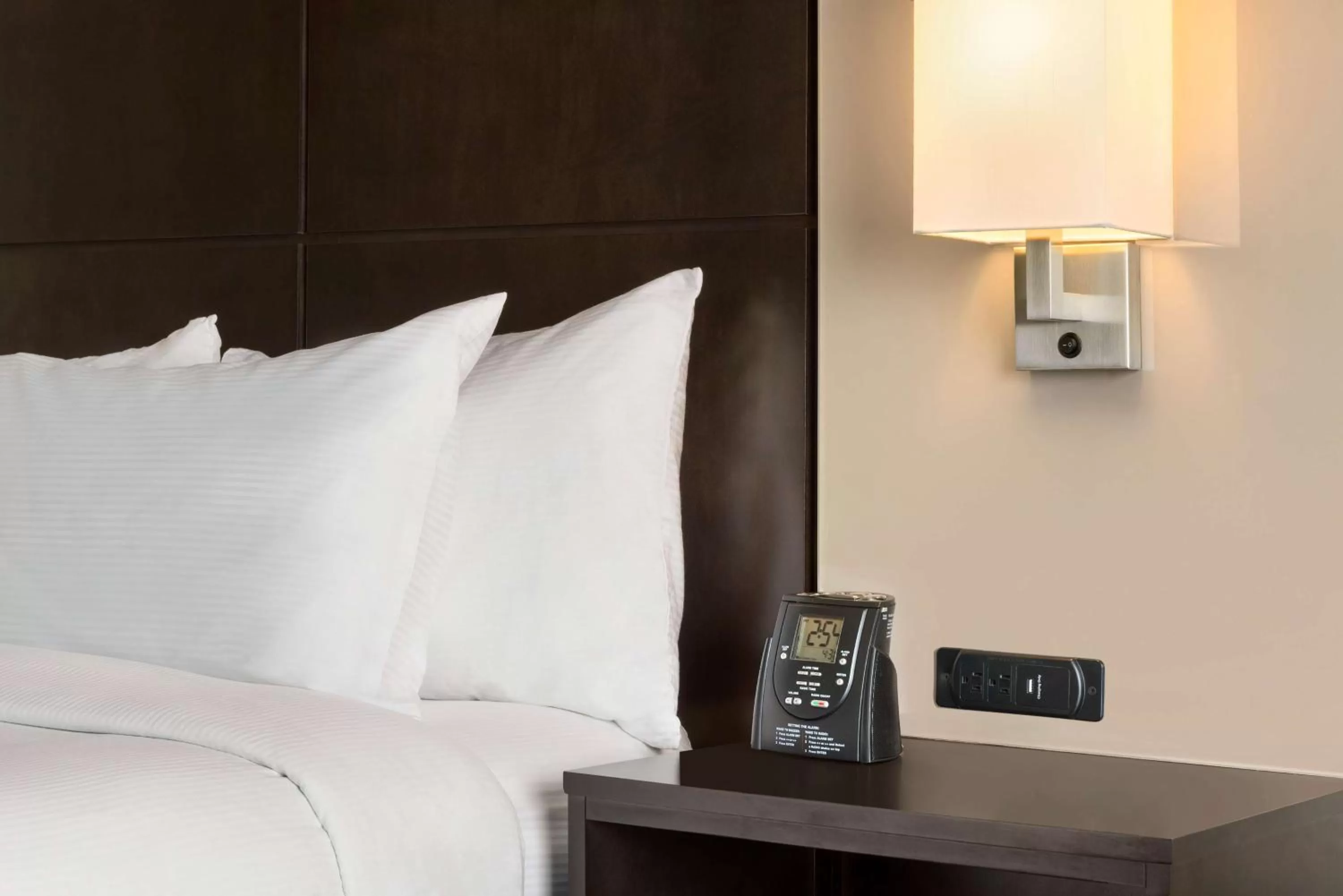 Double Room with Two Double Beds - Hearing Accessible with Roll-In Shower/Non-Smoking in DoubleTree by Hilton Wichita Airport