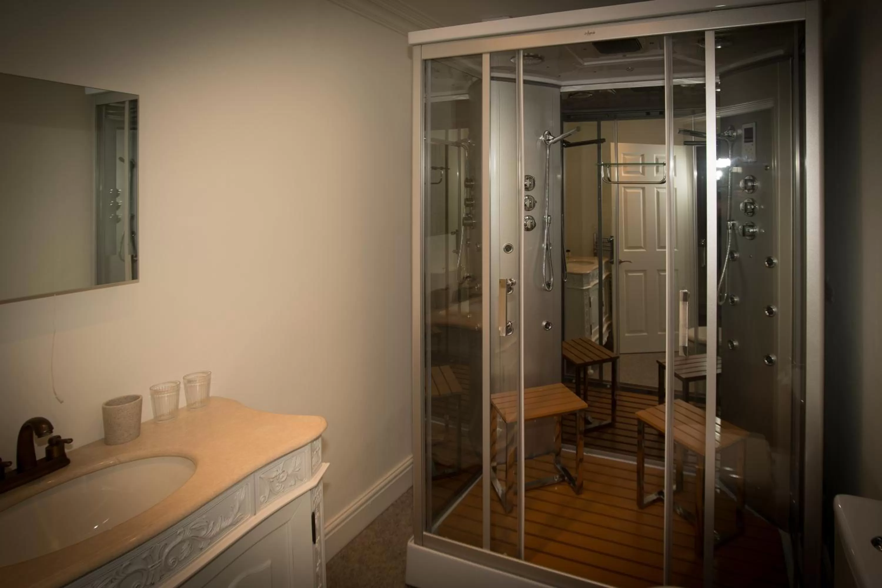 Shower in Brockley Hall Hotel