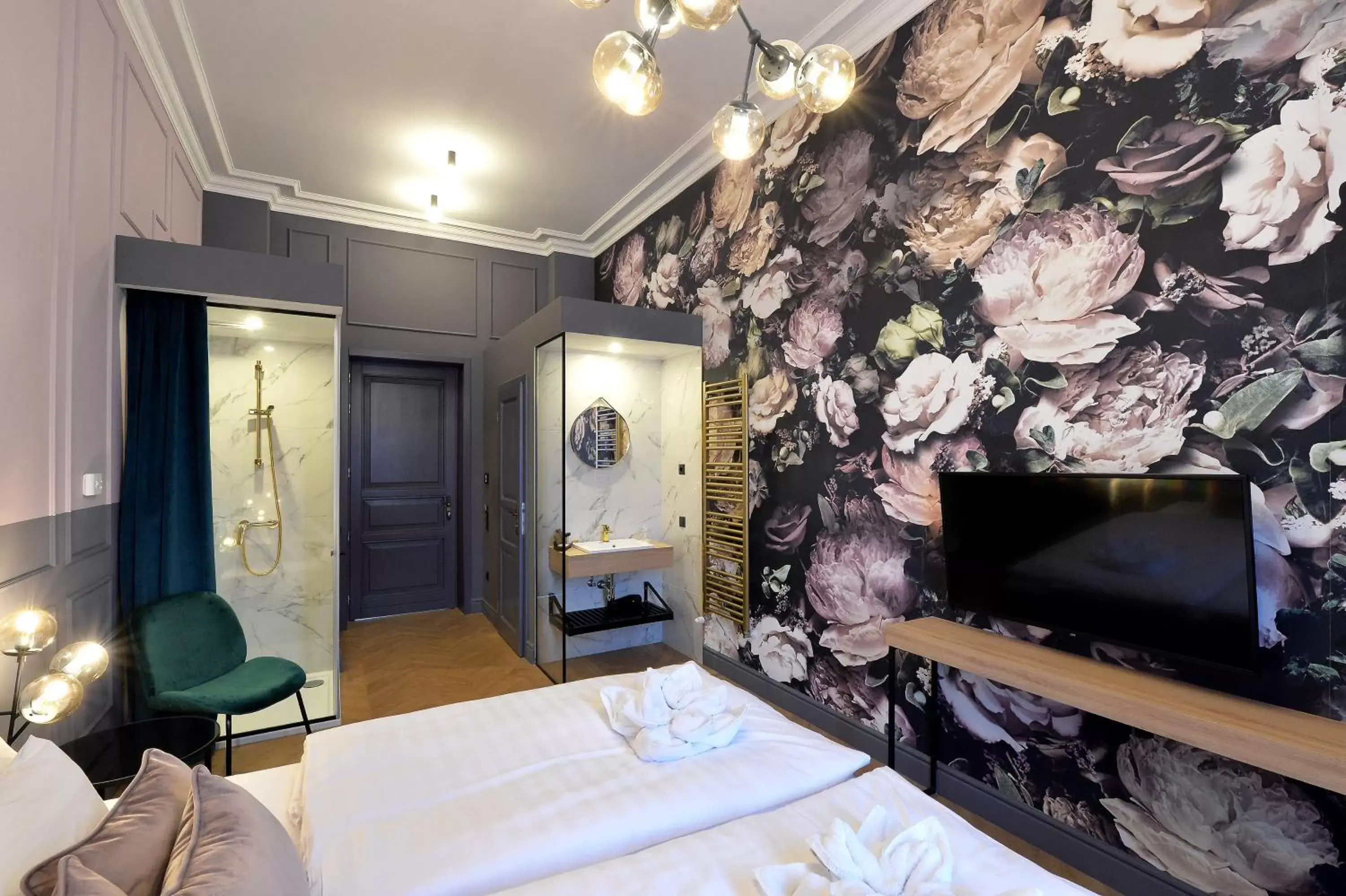 Deluxe Double Room in 1552 Boutique Hotel Deluxe Double Room in 1552 Boutique Hotel