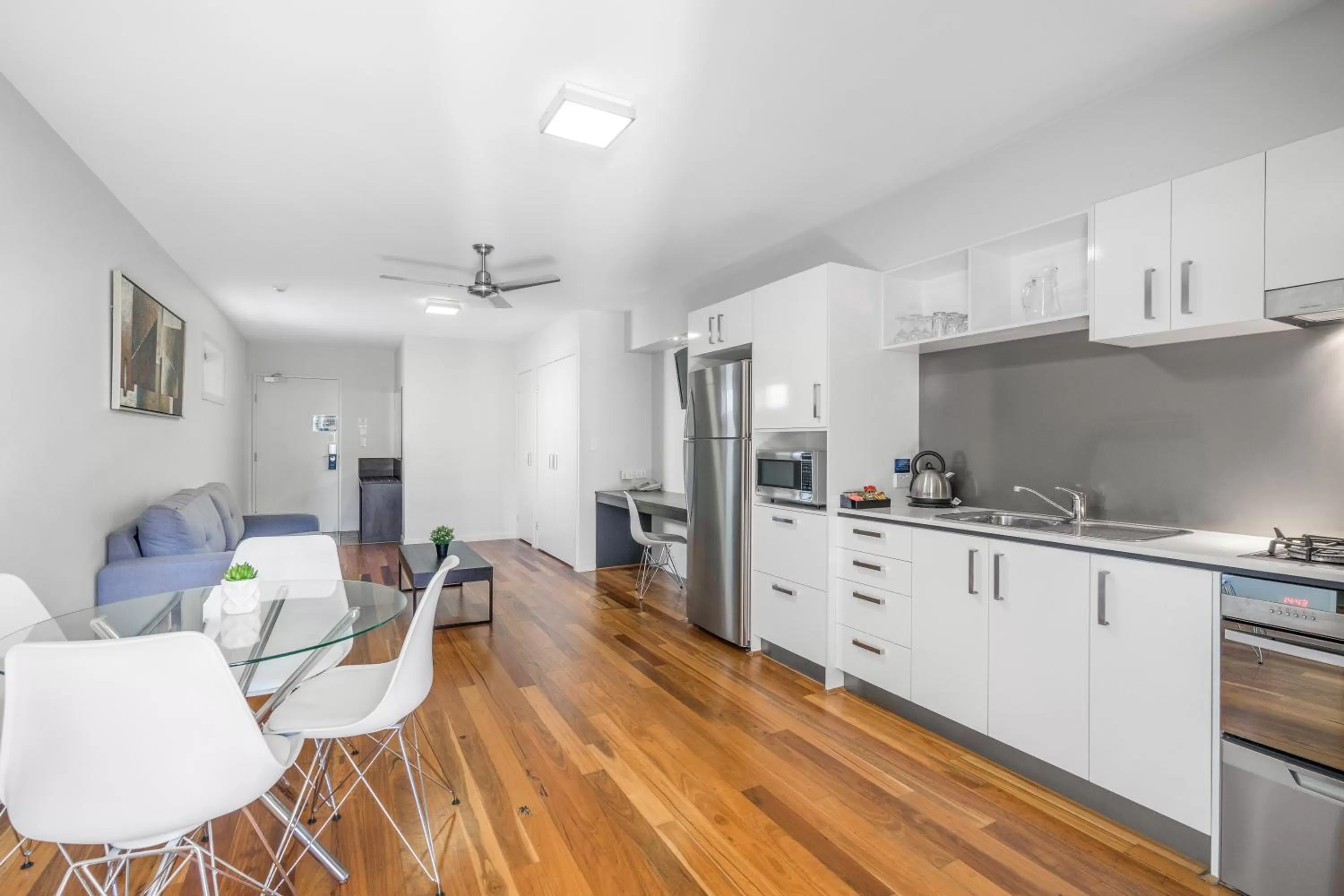 Kitchen or kitchenette in Essence Apartments Chermside