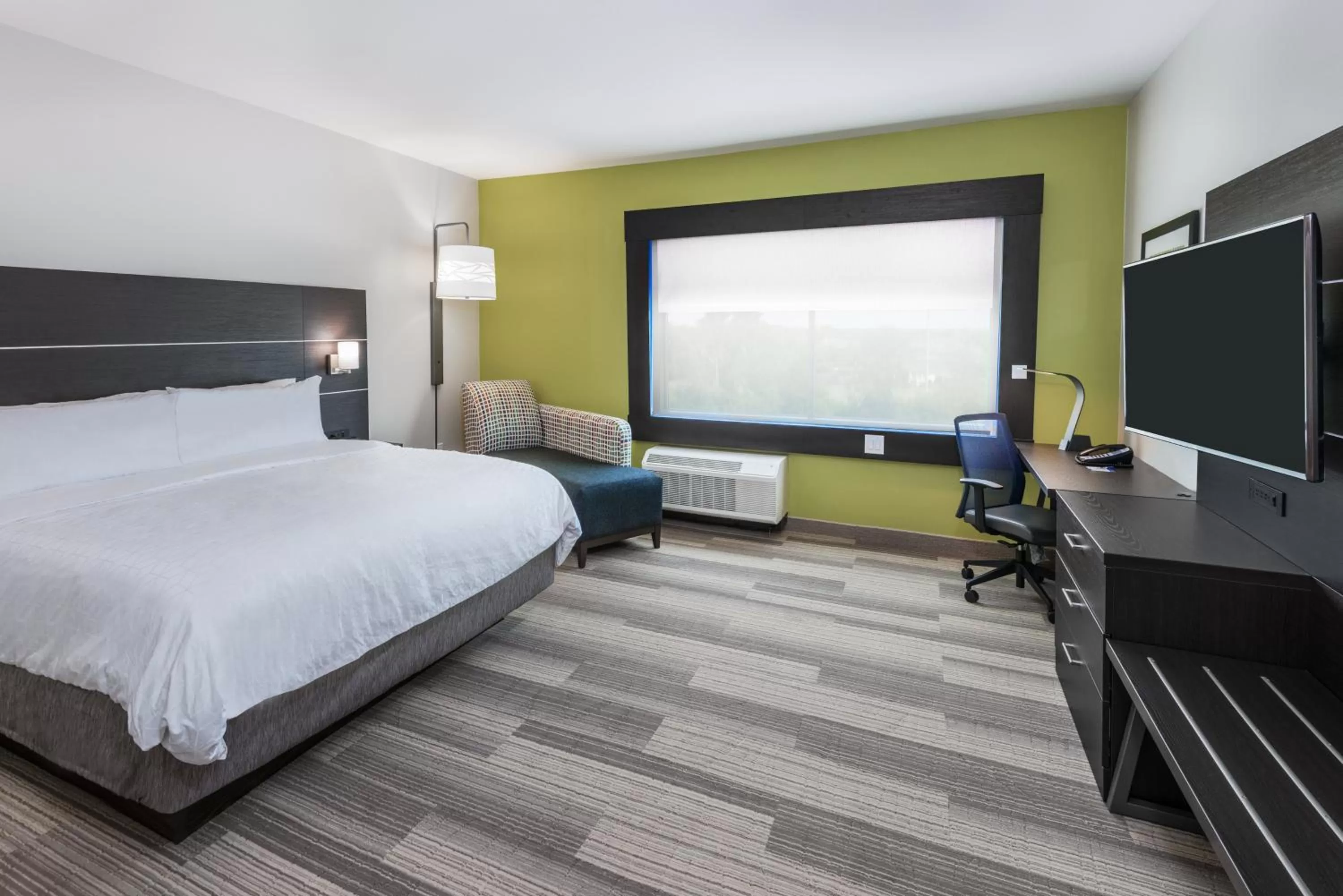Photo of the whole room, Bed in Holiday Inn Express & Suites Bryan - College Station by IHG