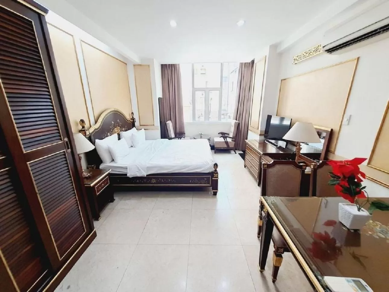 TV and multimedia in 345AB Sai Gon Hotel