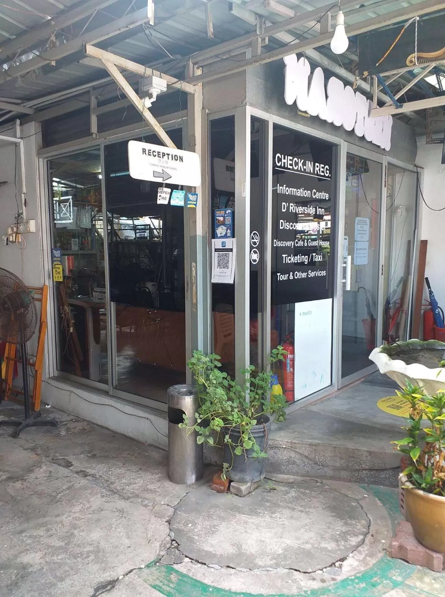 Lobby or reception in D Riverside Inn