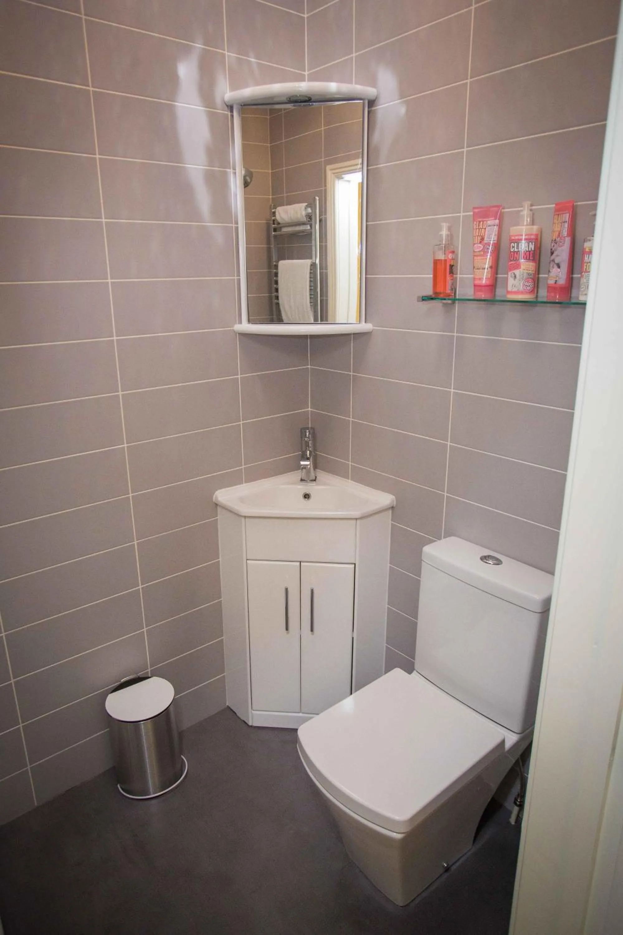 Bathroom in Studios At Glenthorne